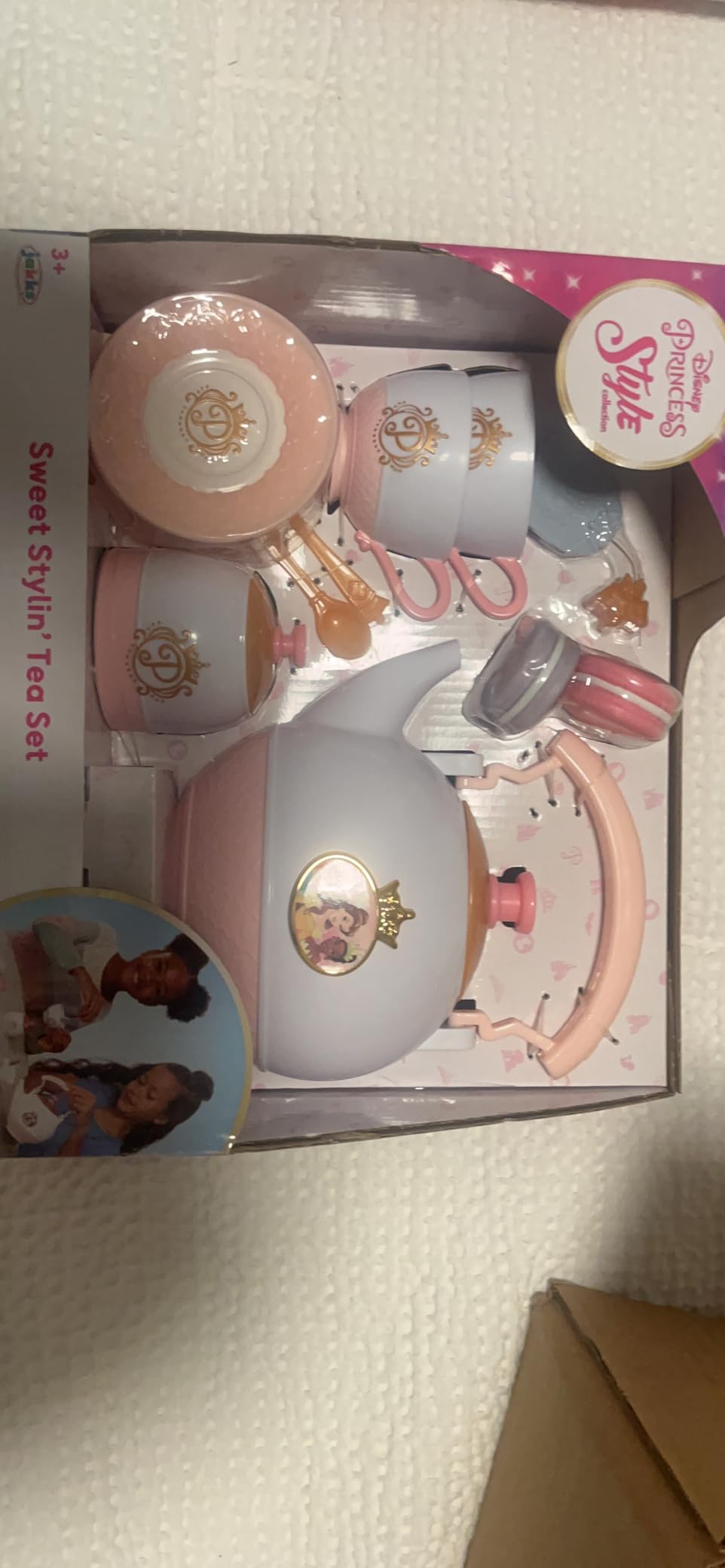 Disney Princess Style Collection Tea Set for 4! Includes 21 Pieces [Amazon Exclusive] customer photo 2