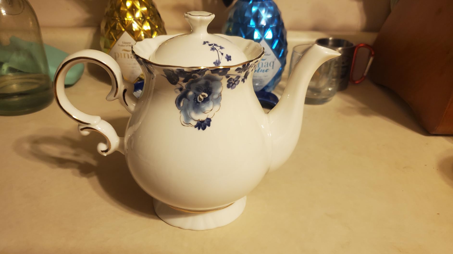 European Style Ceramic Flower Teapot Coffee Pot Water Pot Porcelain Gift Large 5.5 Cups (1, Blue and White) customer photo 1