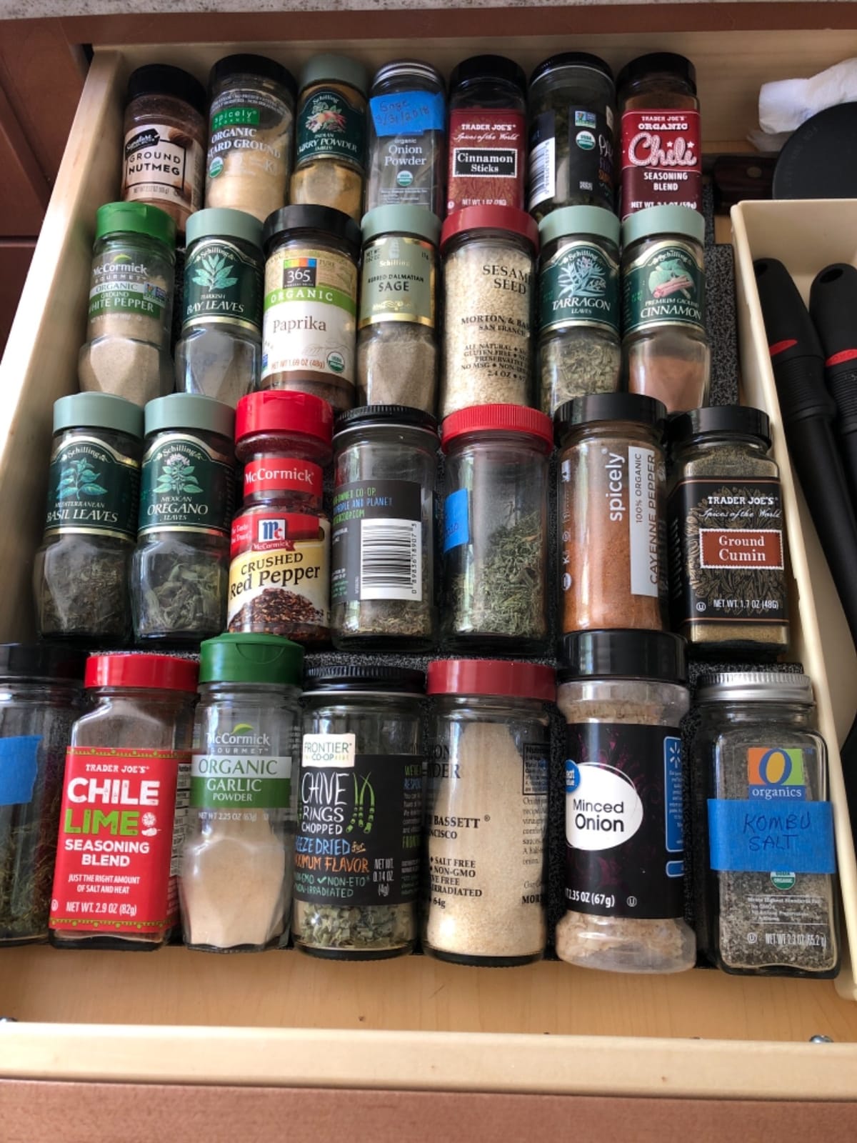 LYNK PROFESSIONAL Spice Drawer Organizer - Heavy Gauge Steel 4 Tier Rack - Drawer Insert Tray for Jars, Herbs and Seasoning - Kitchen Cabinet Storage - Silver Metallic, Large customer photo 1