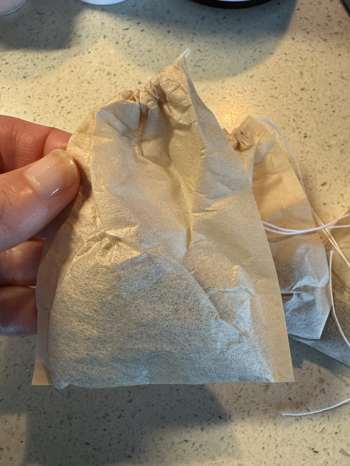 Aksuaple Eco-Fil Disposable Tea Filter Bags for Loose Tea, Wood Pulp Material, Biodegradable and Compostable, Unbleached Empty Tea Infuser Sachets with Drawstring, 100 Pack (3.2inch x 4.0inch) customer photo 2