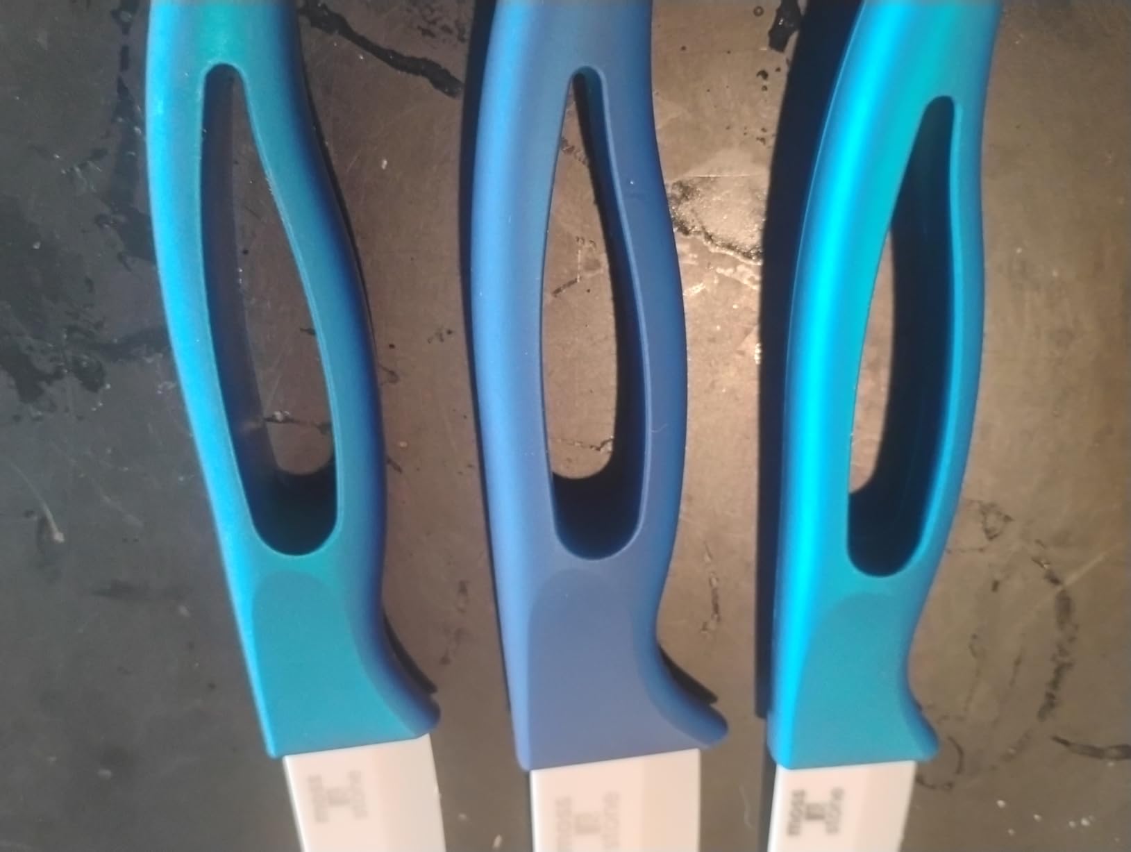 Moss & Stone Kitchen Cutlery White Ceramic Knife Set, Ceramic Knife Set and Fruit Peeler, Rust Proof & Stain Resistant, Kitchen Cooking Knife Set 5 pieces Blue Knives customer photo 1