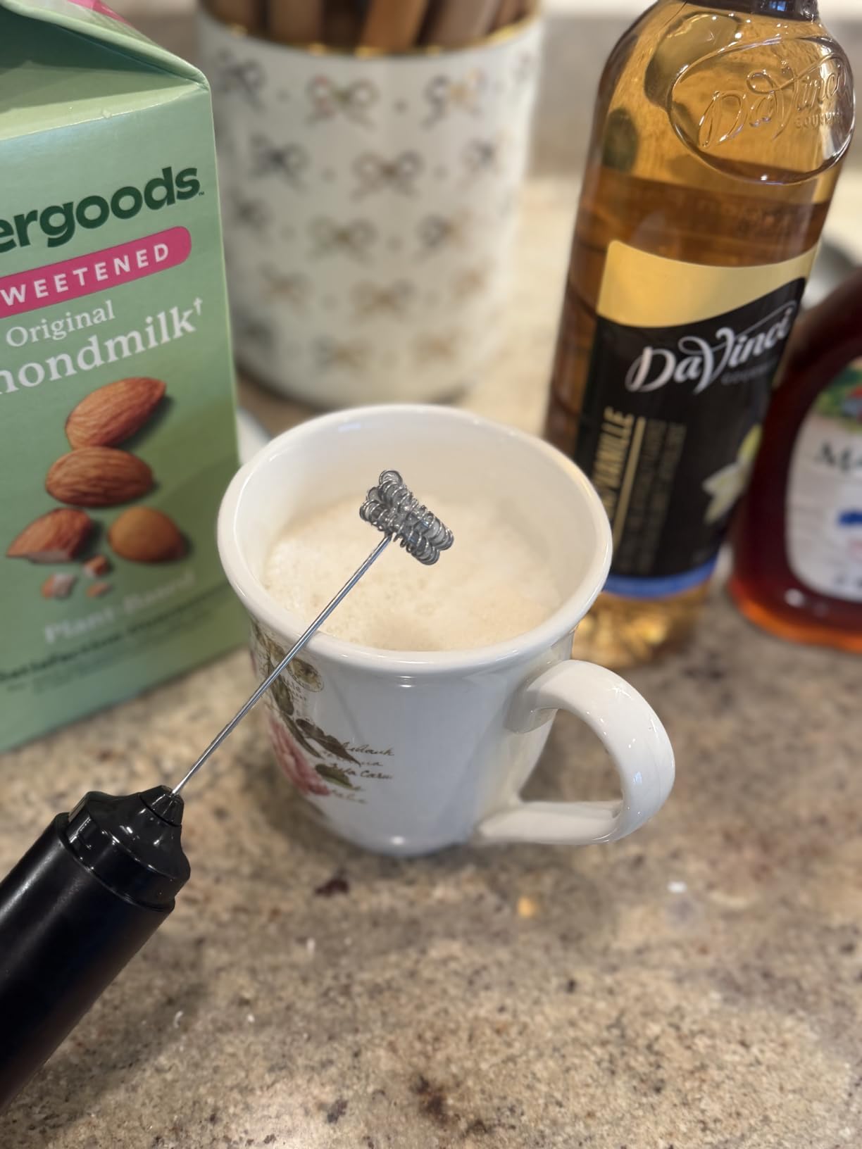 DaVinci Gourmet Sugar-Free French Vanilla Syrup, 25.4 Fluid Ounces (Pack of 1) customer photo 1