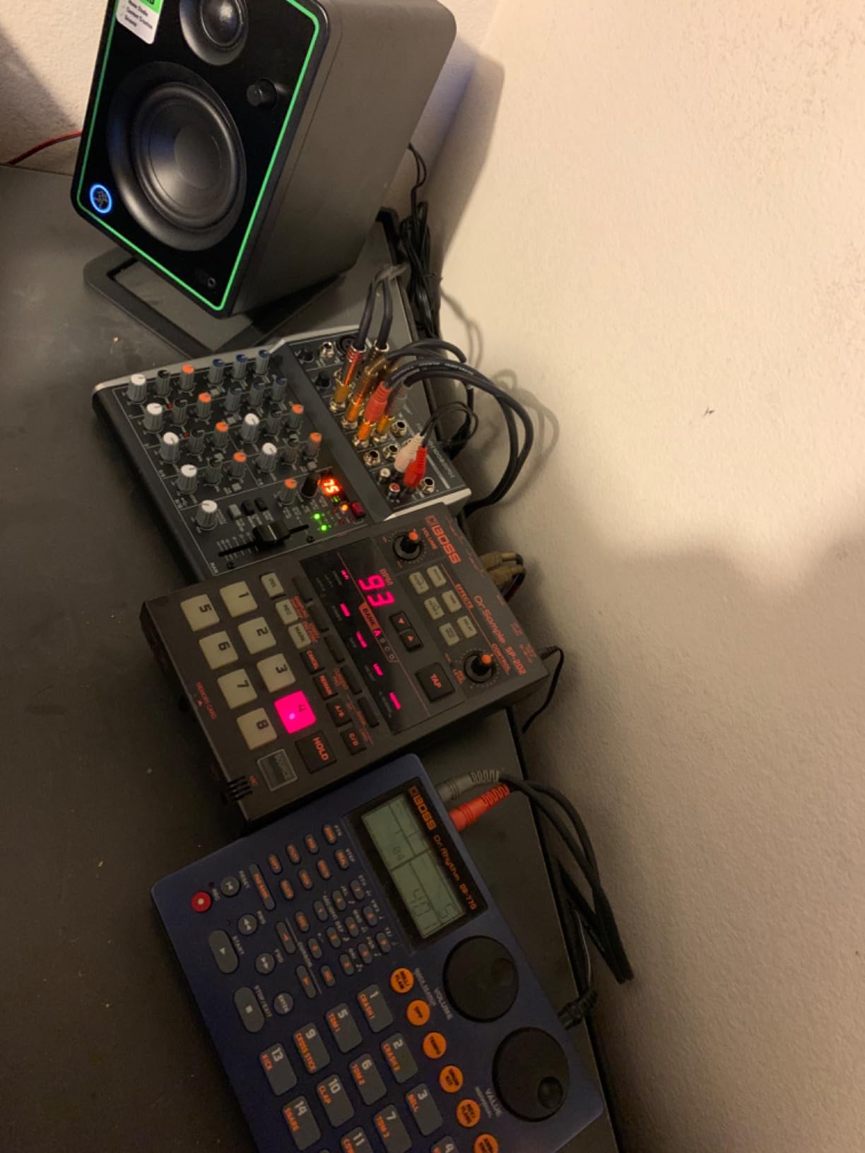 Mackie CR-X Series, 4.5-Inch Multimedia Monitors with Professional Studio-Quality Sound - Pair (CR4-X) customer photo 1