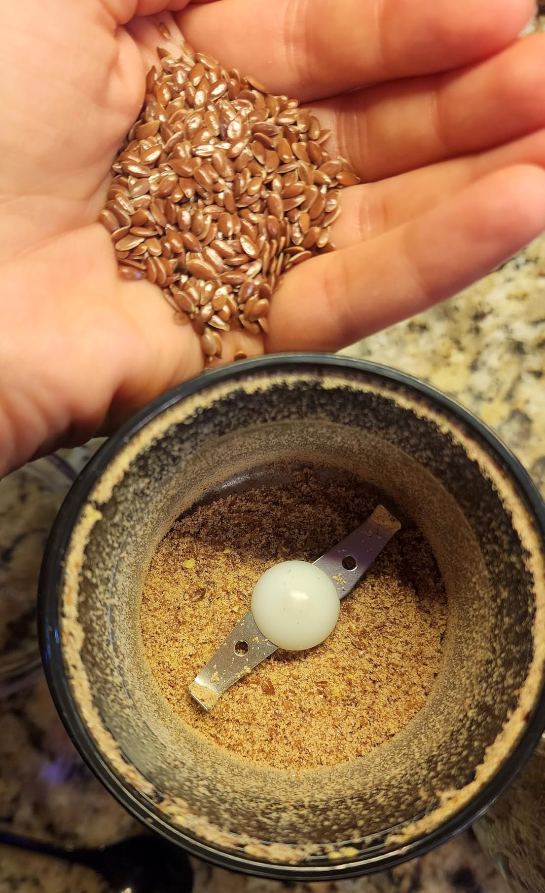 DR MILLS DM-7441 Coffee Grinder Electric, Coffee Bean and Dried Spice Grinder, One Touch Operation, Blade and Cup Made with SUS304 Stainless Steel (Black) customer photo 2