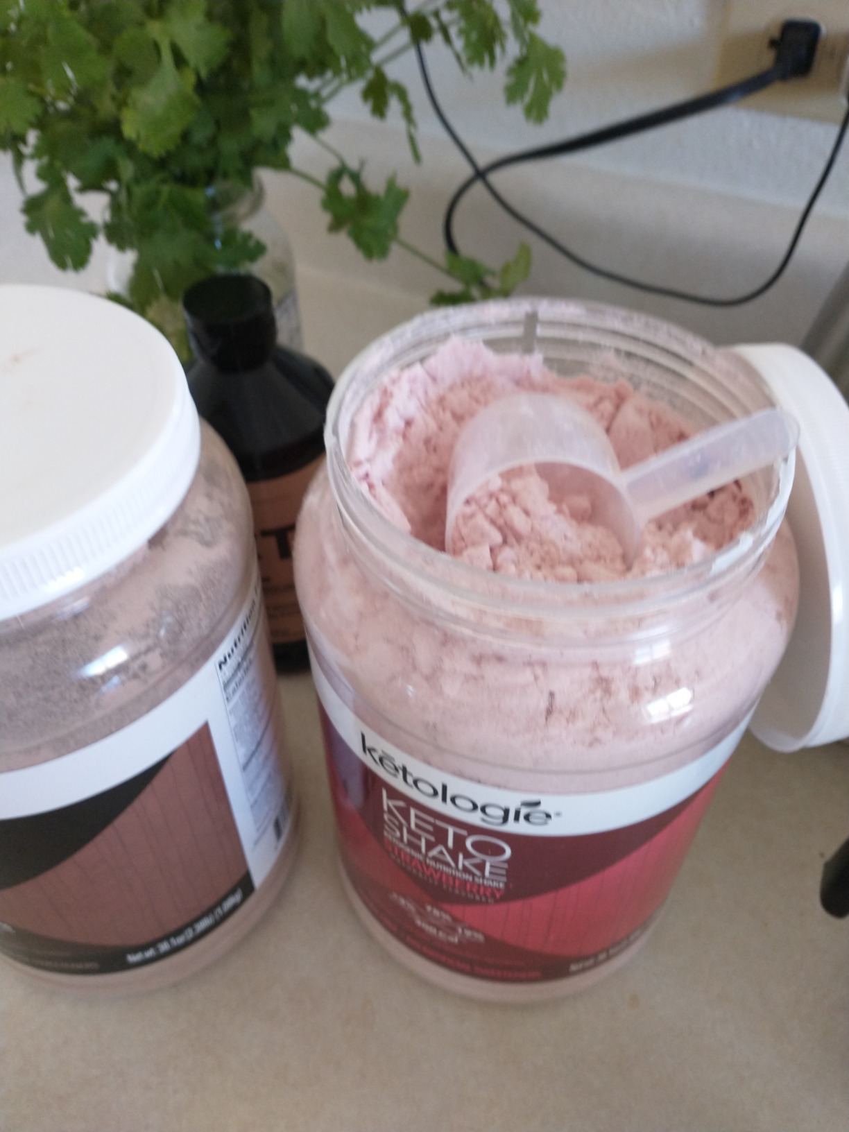 Keto Collagen Shake - with Coconut Oil, Prebiotics, Grass Fed Hydrolyzed Collagen Peptides Type I & III, Low Carb, Gluten Free - Chocolate customer photo 2