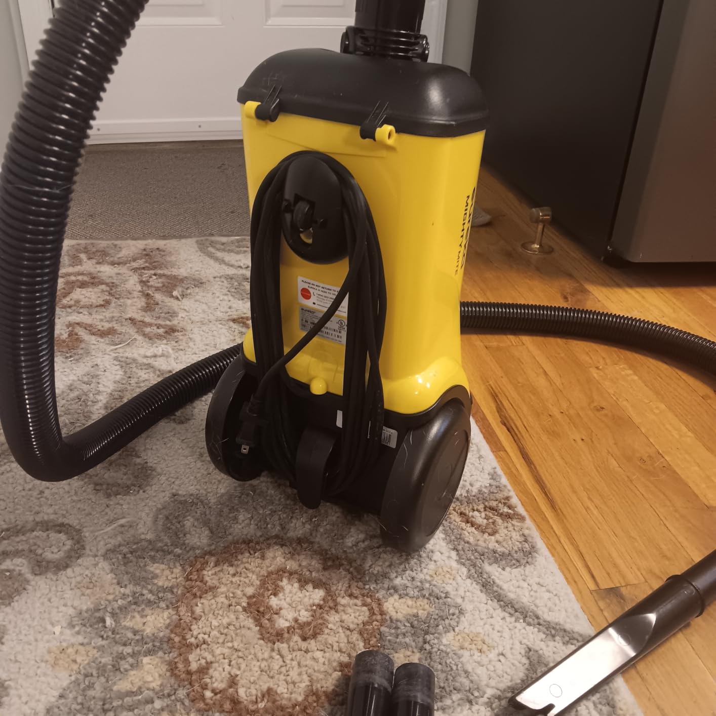 Eureka 3670M Canister Cleaner, Lightweight Powerful Vacuum for Carpets and Hard Floors, w/ 5bags,Yellow customer photo 1