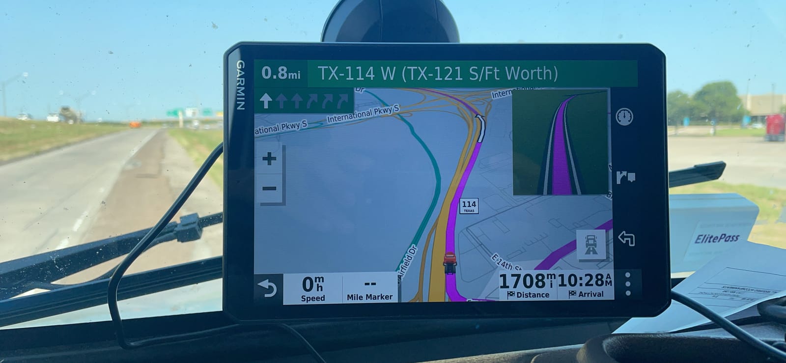 Garmin dezl OTR800, 8-inch GPS Truck Navigator, Easy-to-Read Touchscreen Display, Custom Truck Routing and Load-to-Dock Guidance customer photo 2
