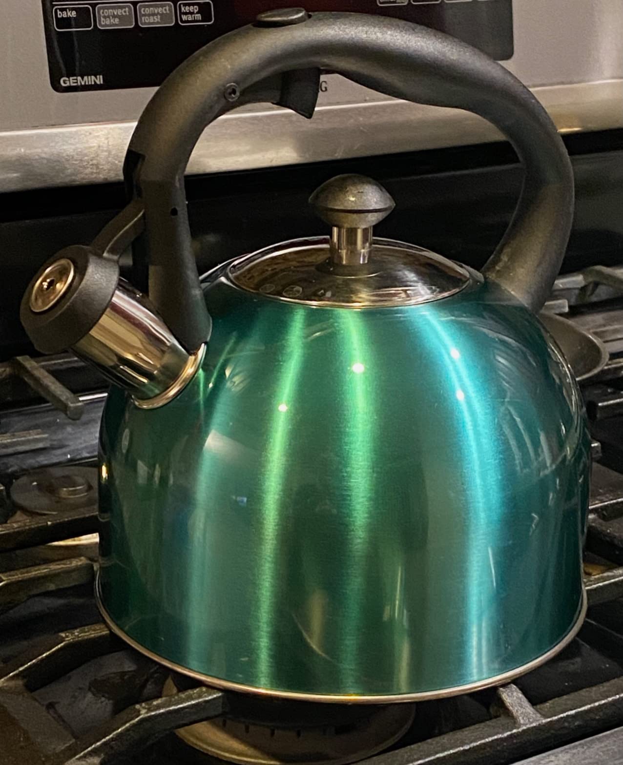 Amazon Basics Stovetop Whistling Tea Kettle, Fast Boiling, Stainless Steel, Food Grade, Ergonomic Handle, 2.3 Liter, Teal customer photo 1