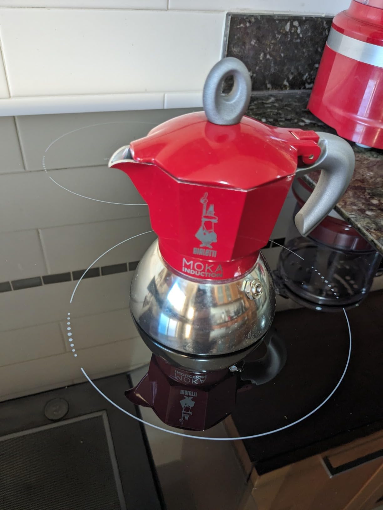 Bialetti - Moka Induction, Moka Pot, Suitable for all Types of Hobs, 4 Cups Espresso (5.7 Oz), Red customer photo 2