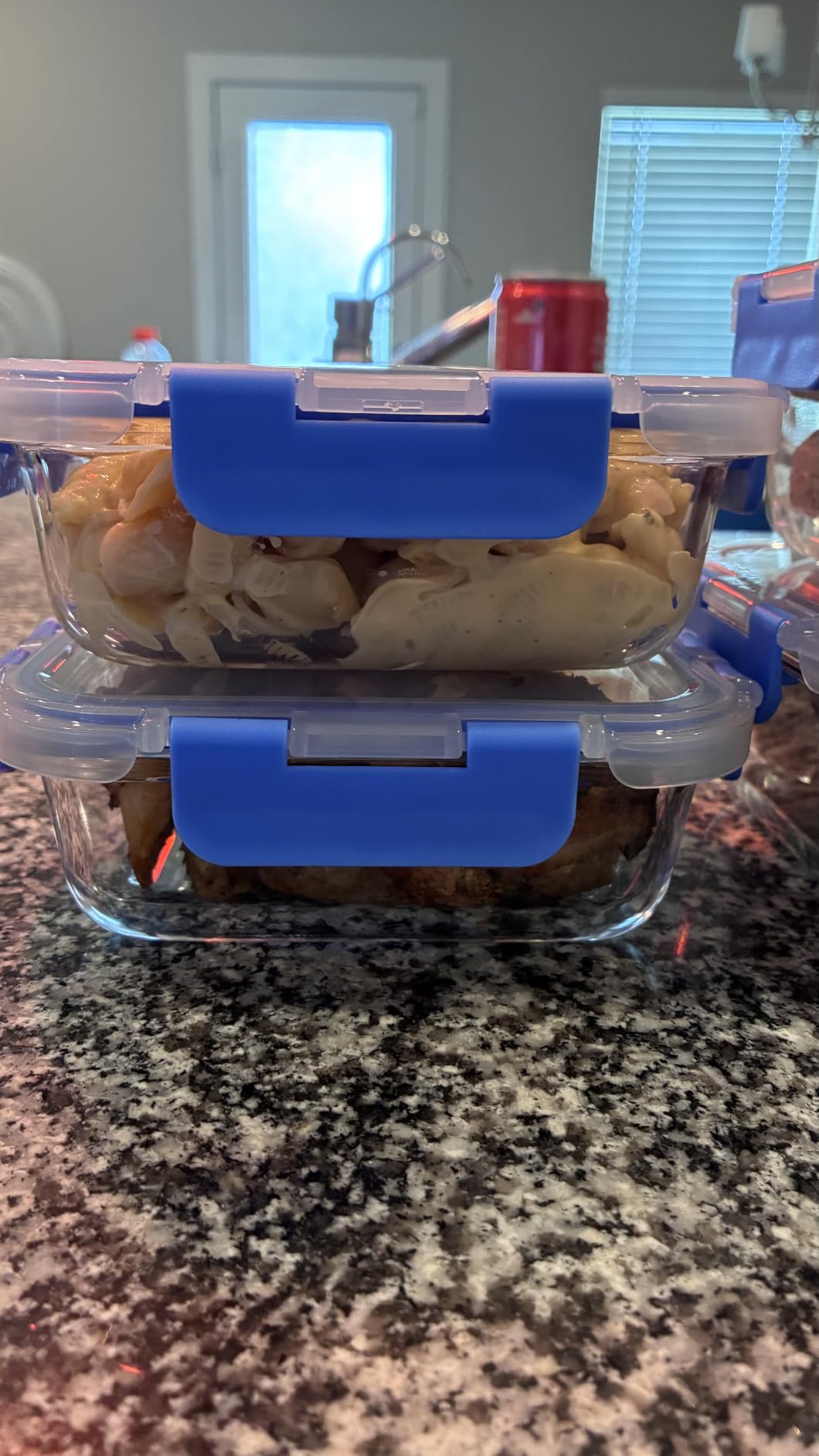 Amazon Basics Glass Food Storage Containers, Leak Proof, Oven Safe, Easy to Clean, Stain Resistant, Set of 7, 14 Pieces Including Lids, BPA-Free, Clear with Blue Silicone Ring customer photo 2