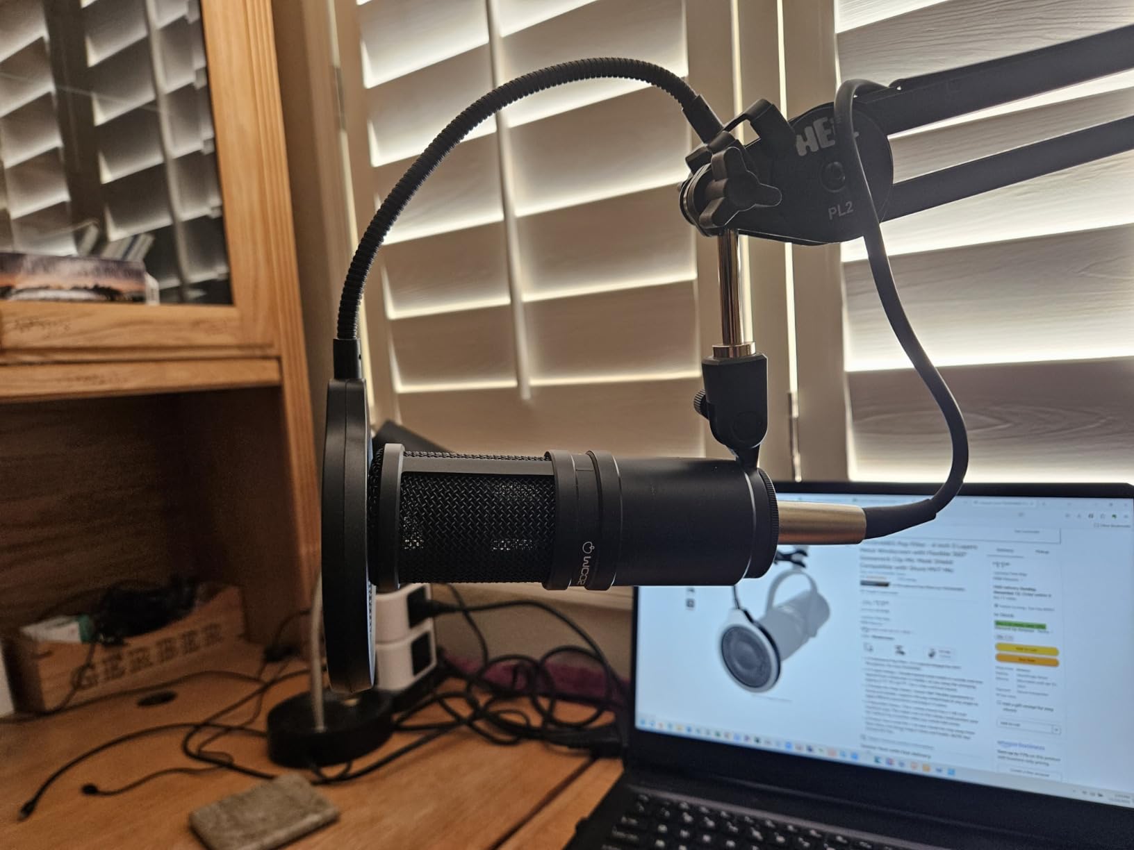 YOUSHARES Pop Filter - 4 Inch 3 Layers Metal Windscreen with Flexible 360° Gooseneck Clip Mic Mask Shield Compatible with Shure MV7 Mic customer photo 1