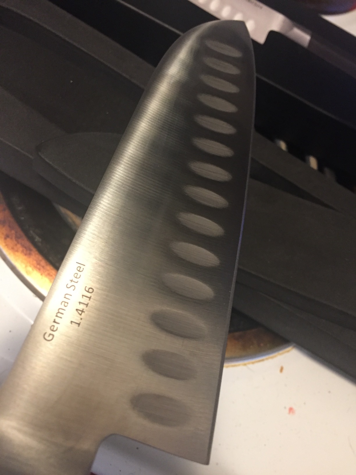 Babish 6.5 Inch Santoku Knife High Carbon 1.4116 German Steel Kitchen Knife Razor Sharp Blade Durable Precision Cutlery for Slicing Dicing Chopping Vegetables Meat and Fish customer photo 2