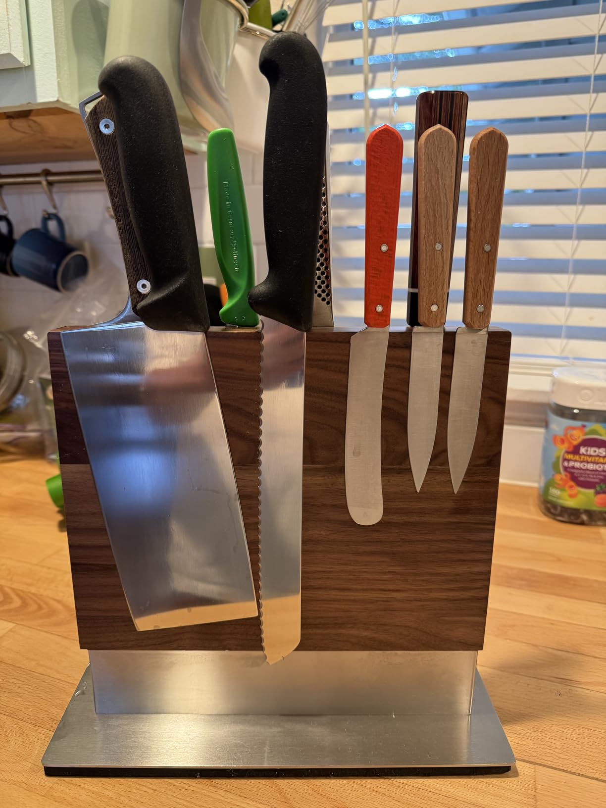 Coninx Magnetic Knife Holder with display stand, Double Sided Strong Magnetic Knife block for Kitchen counter top, Universal empty storage Organizer Block (Walnut Wood) customer photo 1