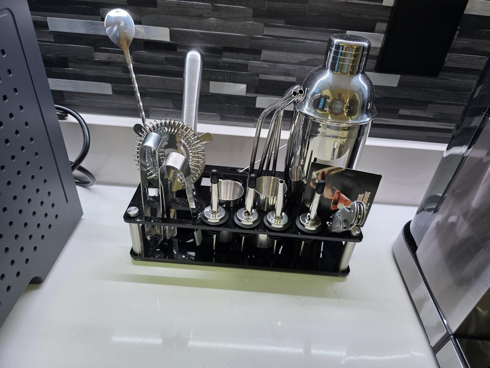 KINGROW Cocktail Shaker Set, 23 Piece Bartender Kit with Stand 25oz Sliver customer photo 1