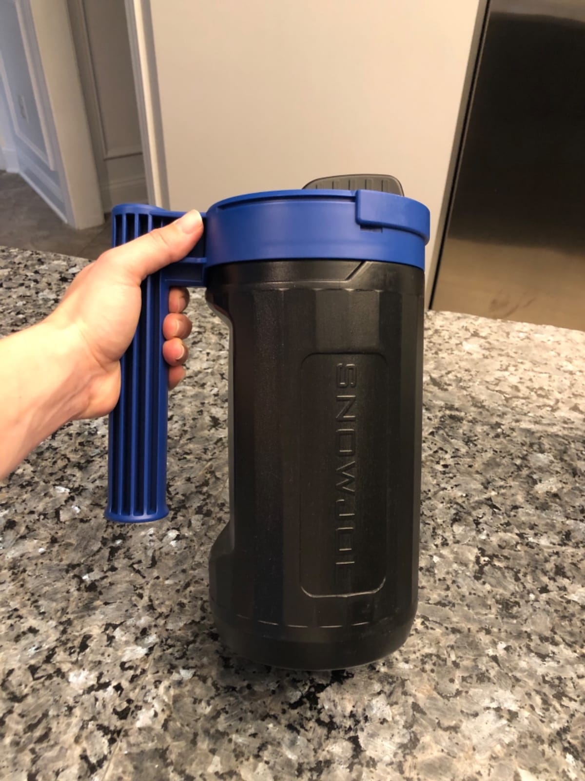 Snow Joe Salt Spreader Handheld - Ice Melt Spreader with 5 lb Capacity, Adjustable Dial Flow Control for Grass Seed, Fertilizer & More, SJSPD1 customer photo 2