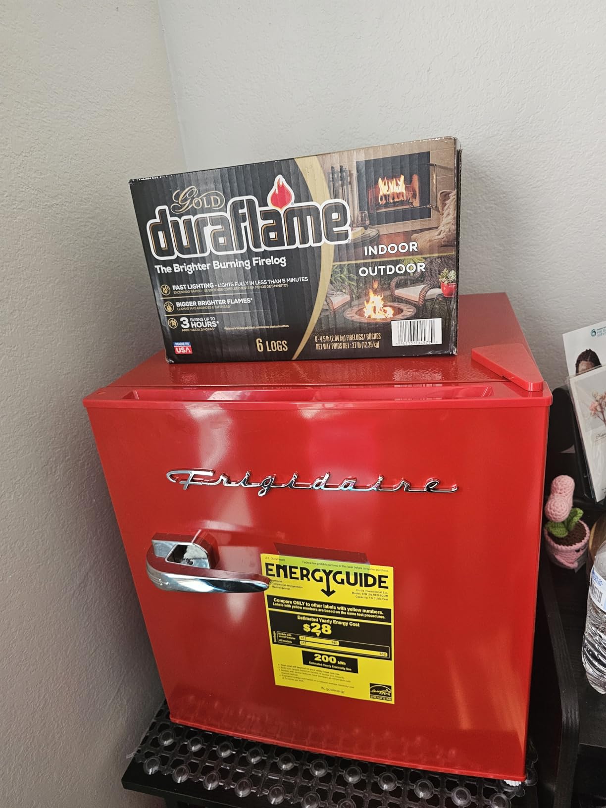 FRIGIDAIRE Black Retro Mini Refrigerator-Energy Saving-Adjustable Thermostat Control-Side Mounted Bottle Opener-Ideal for Dorm, Office, RV, Garage, Apartment 1.6 Cubic Feet customer photo 2