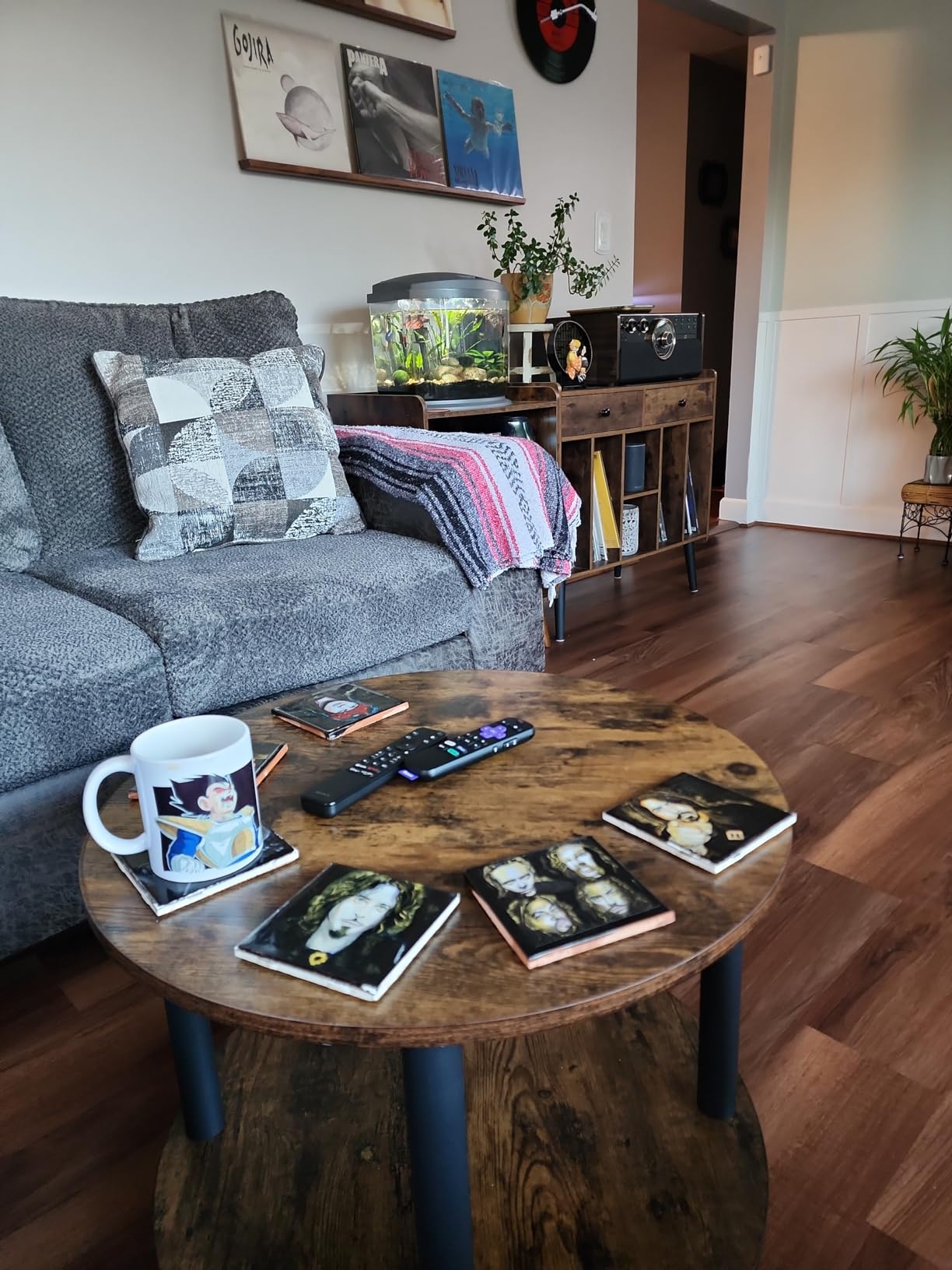 Small Round Coffee Table for Small Space, 23.5