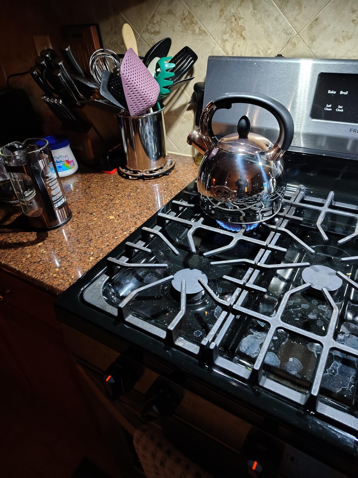 Stainless Steel Whistling Tea Kettle with Metal Capsulated Bottom for Quick Heat Distribution 2.8 Quart customer photo 1