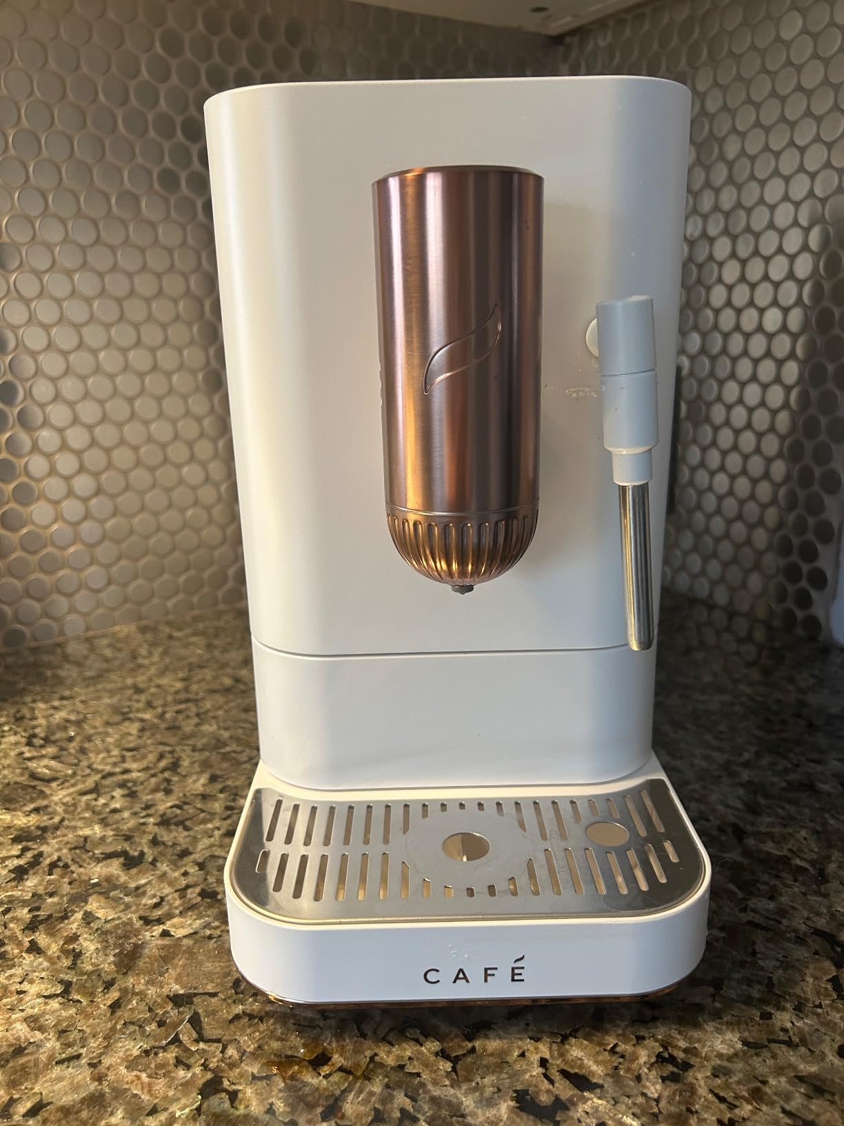 Cafe Affetto Automatic Espresso Machine & Milk Frother with Built In & Adjustable Espresso Bean Grinder, One-Touch Brew in 90 Seconds, Wifi & Smart Connected, Removable 1.2L Water Tank, Matte White customer photo 1