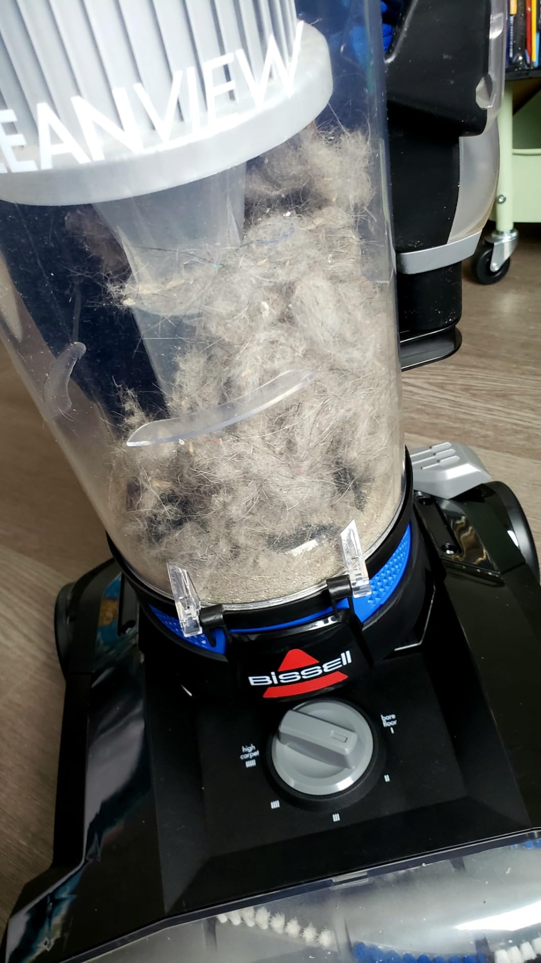 Bissell CleanView Upright Vacuum with Active Extension Wand, XL 2L Dirt Tank Capacity, Powerful Suction & OnePass Technology for Carpets & Hard Floors, 3536 customer photo 2