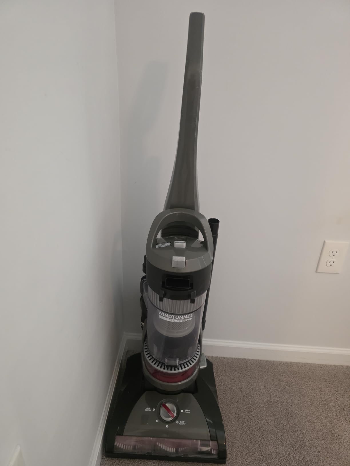Hoover WindTunnel Cord Rewind Pro Bagless Vacuum Cleaner, Upright customer photo 2