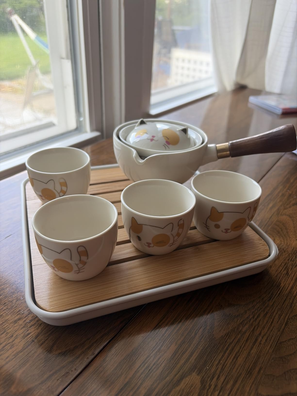 LURRIER Porcelain Chinese Gongfu Tea Set,Portable Teapot Set with 360 Rotation Tea maker and Infuser,Portable All in One Gift Bag for Travel,Home,Gifting,Outdoor and Office (Kitty Cat) customer photo 2