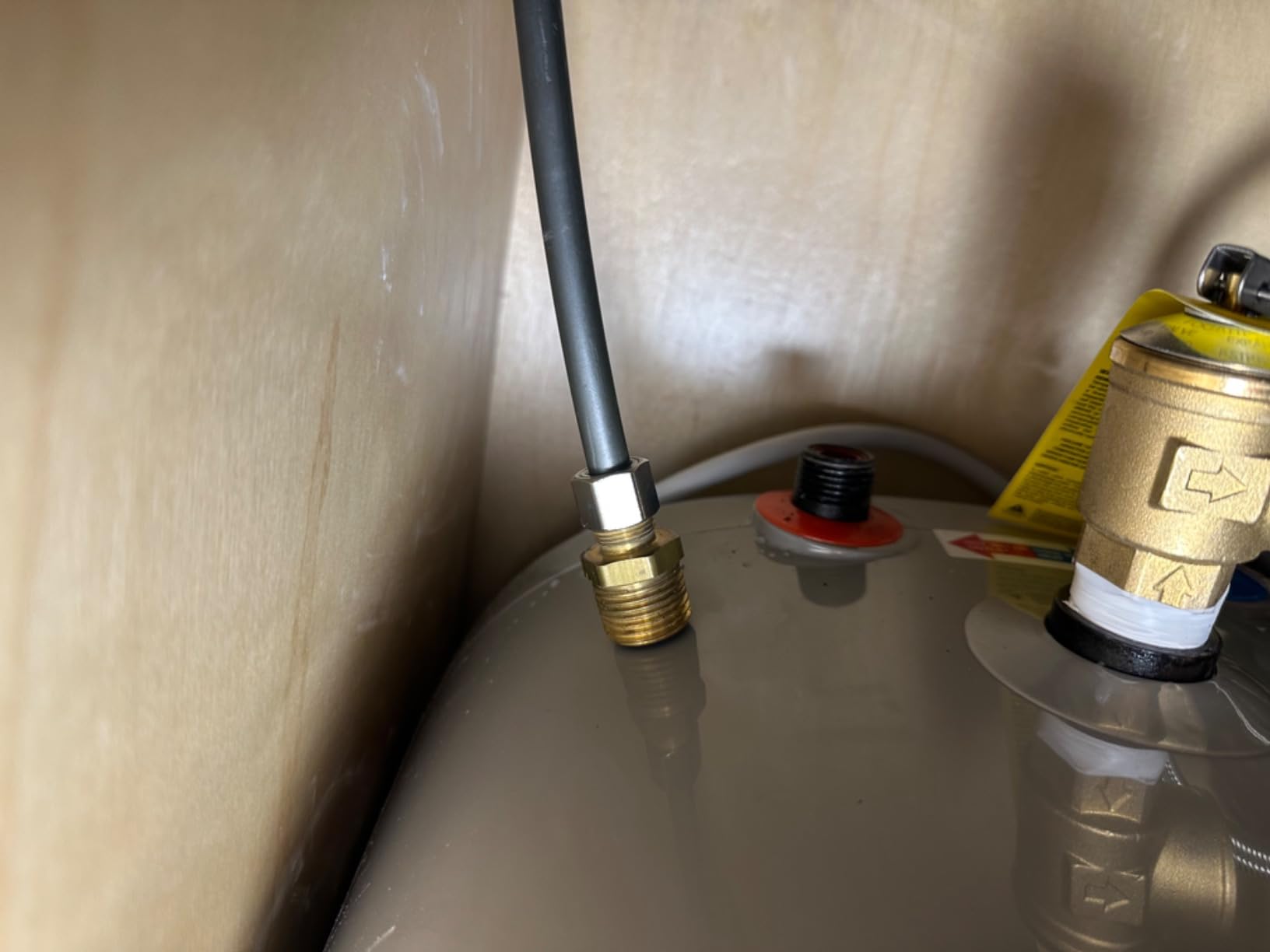 FOGATTI Electric Mini Tank Water Heater, 4.0 Gallon Point of Use Instant Hot Water Heater 120V 1440W, Food Truck Water Heater, Under Sink, Wall or Floor Mounted, Easy to Install customer photo 1