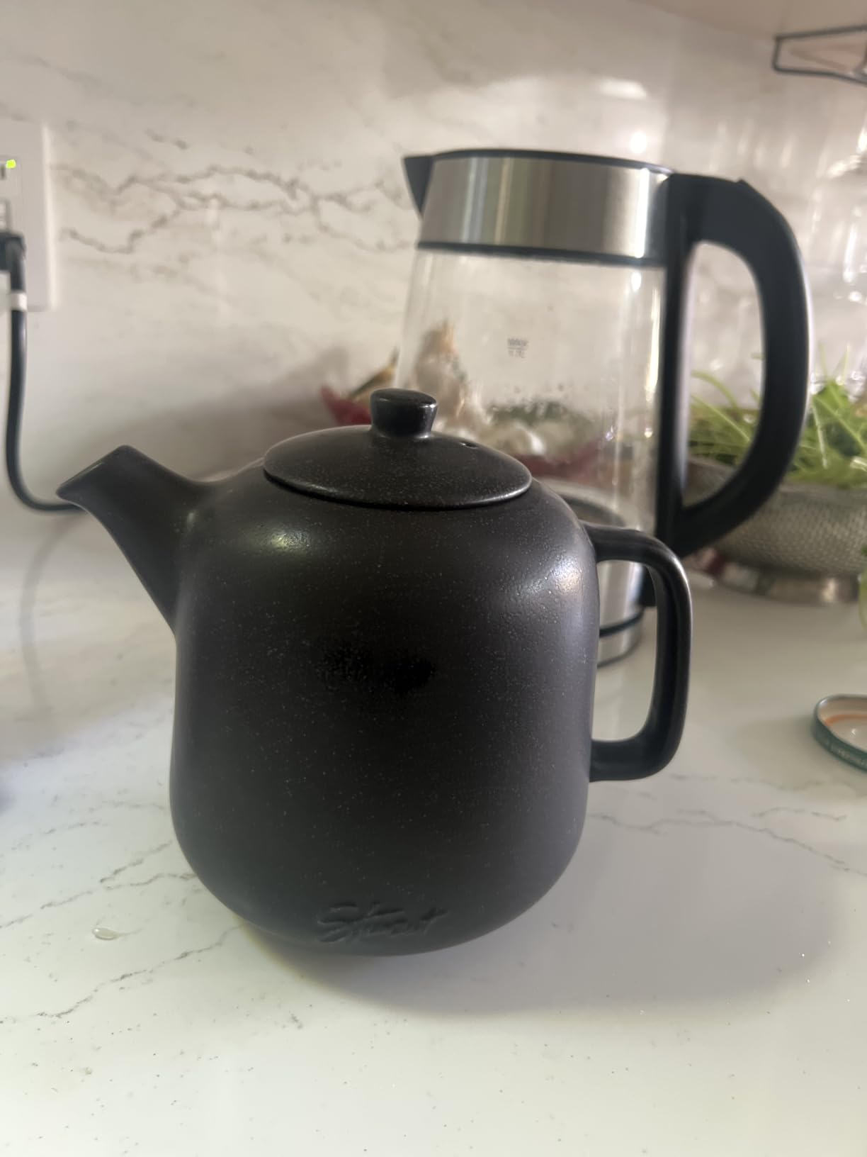 Steinzeit Design Tea Pot (44 oz) - Premium Ceramic Teapot with Infuser for Loose Tea - Black Teapot Ceramic with Removable Strainer customer photo 1