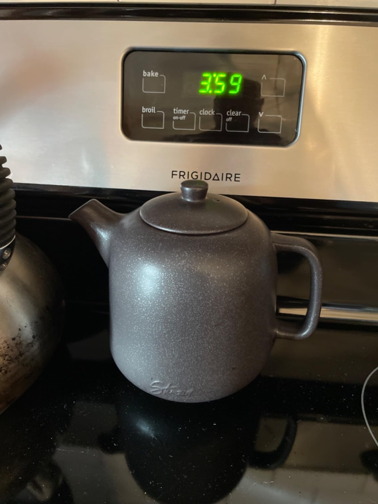 Steinzeit Design Tea Pot (44 oz) - Premium Ceramic Teapot with Infuser for Loose Tea - Black Teapot Ceramic with Removable Strainer customer photo 2