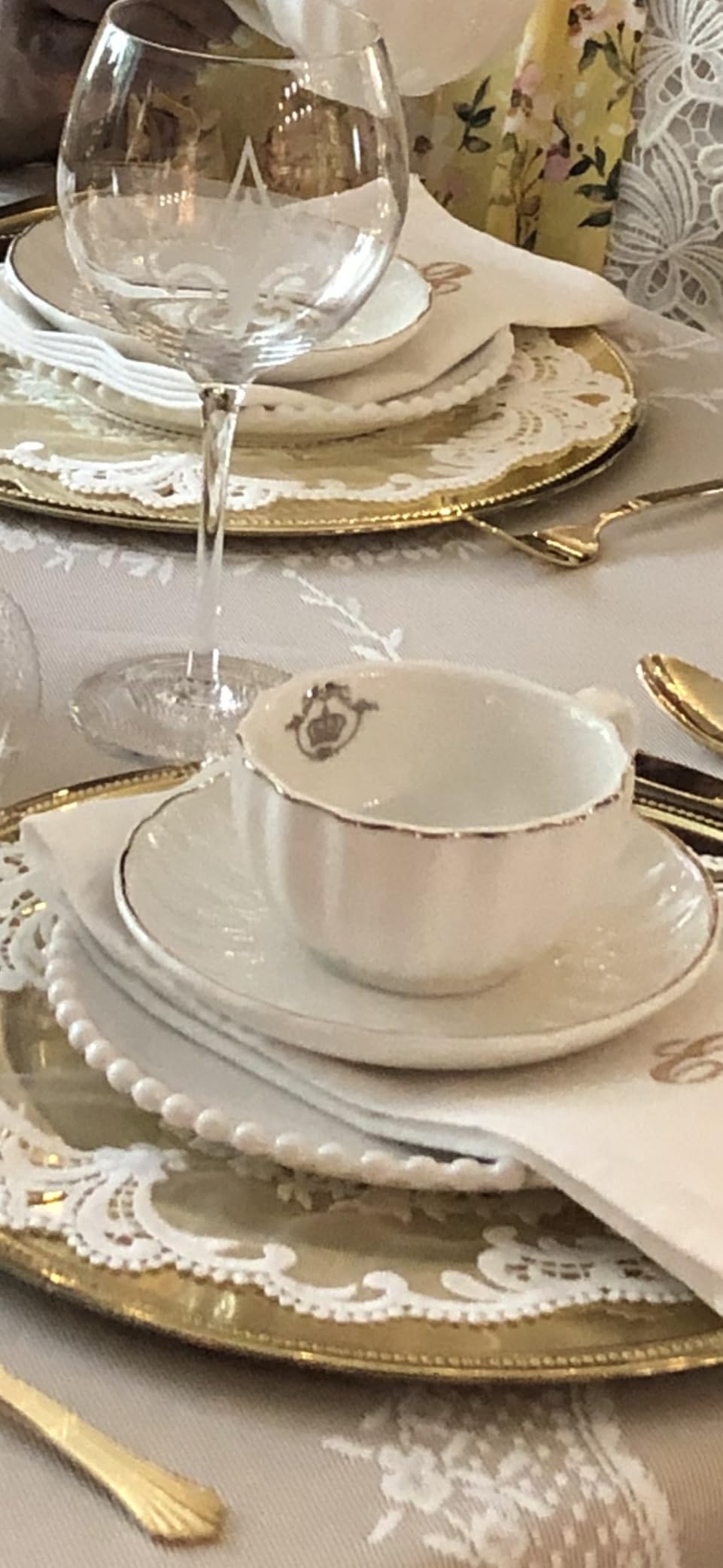 Porcelain Tea Sets British Royal Series, 8 OZ Cups & Saucer Service for 6, with Teapot Sugar Bowl Cream Pitcher Teaspoons and Tea Strainer, Suitable for High Tea, Wedding, Party(Rose Flower) customer photo 2