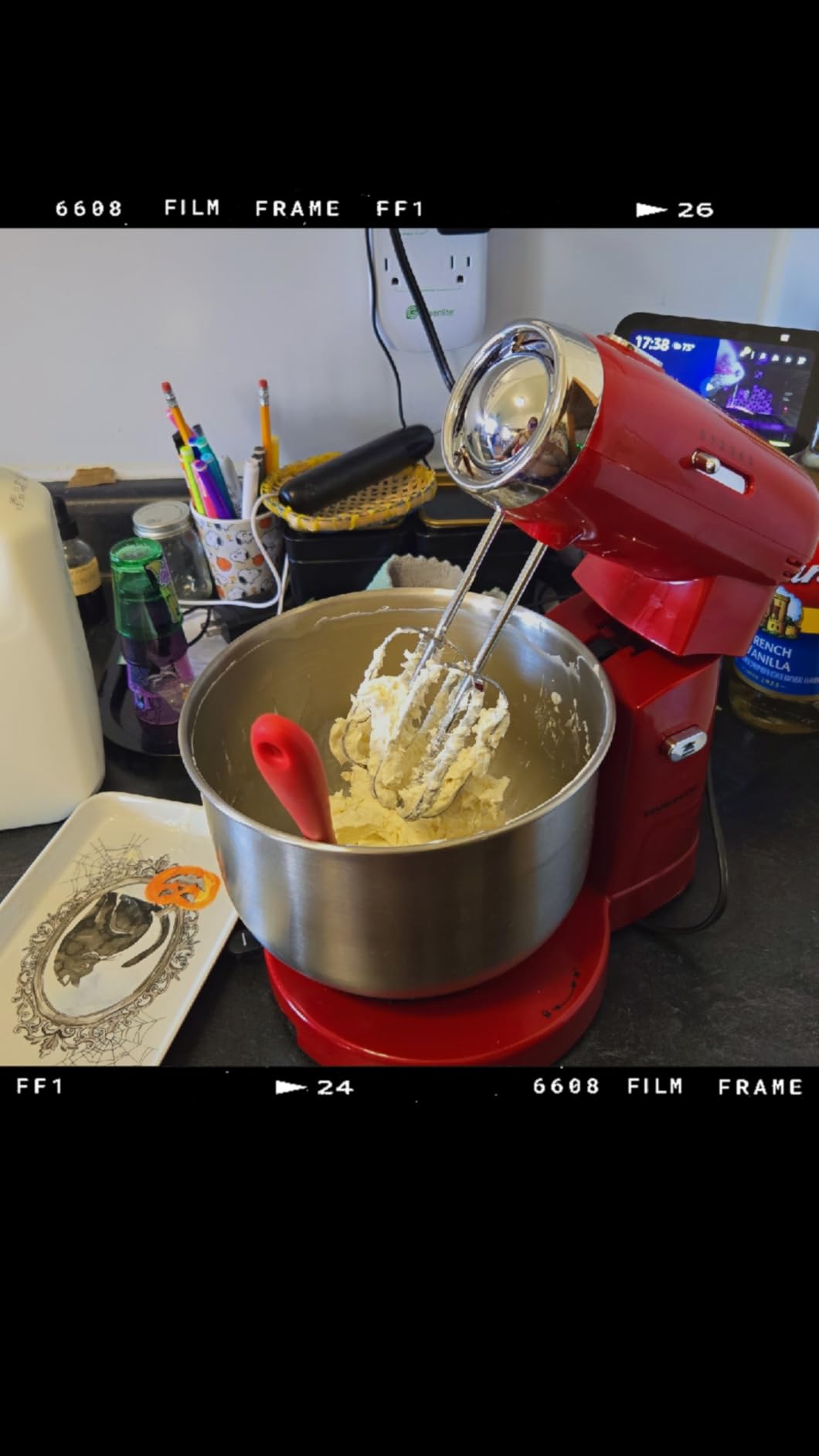 OVENTE Electric Stand Mixer, 3.5 QT, 5 Mixing Speeds, 250W, White SM680W customer photo 1