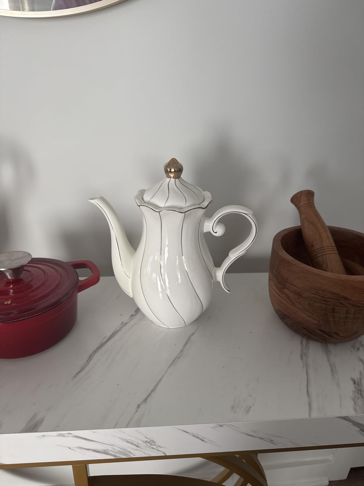 DUJUST British Style Porcelain Teapot (40oz), Luxury Ceramic Teapot with Golden Trim, Food Grade Tea Pot with Built-in Filter, for Tea Party & Home Décor - White customer photo 1