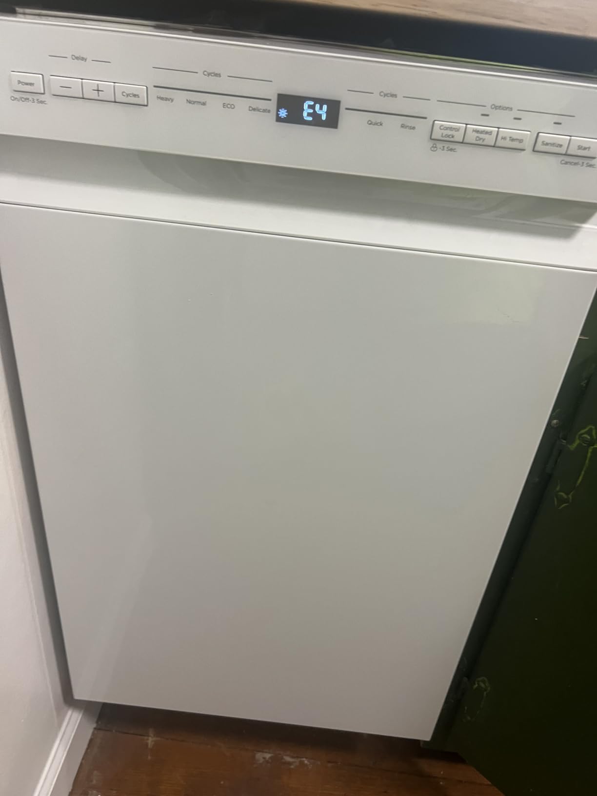 Midea 18 Inch Built-in Dishwasher, Slim Space-Saving Design with 8 Place Settings, 6 Washing Programs & Stainless Steel Tub, Energy Star Certified Dishwasher with Heated Dry & High Temp Wash, Silver customer photo 1