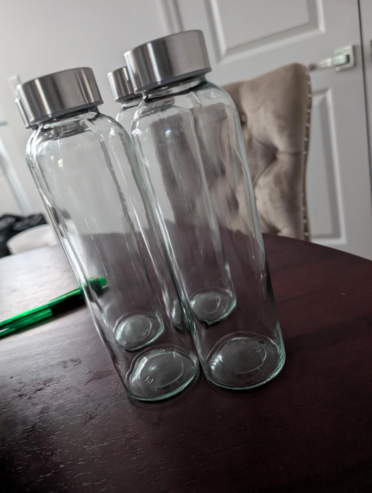 Sursip [10 Pack] 18 oz Glass Water Bottles with Lids, Juice Bottles, Clear glass juice bottle for juicing, Eco-Friendly Reusable Glass Juicing Bottles with Stainless Steel Lid, BPA Free,Leak-Proof customer photo 1