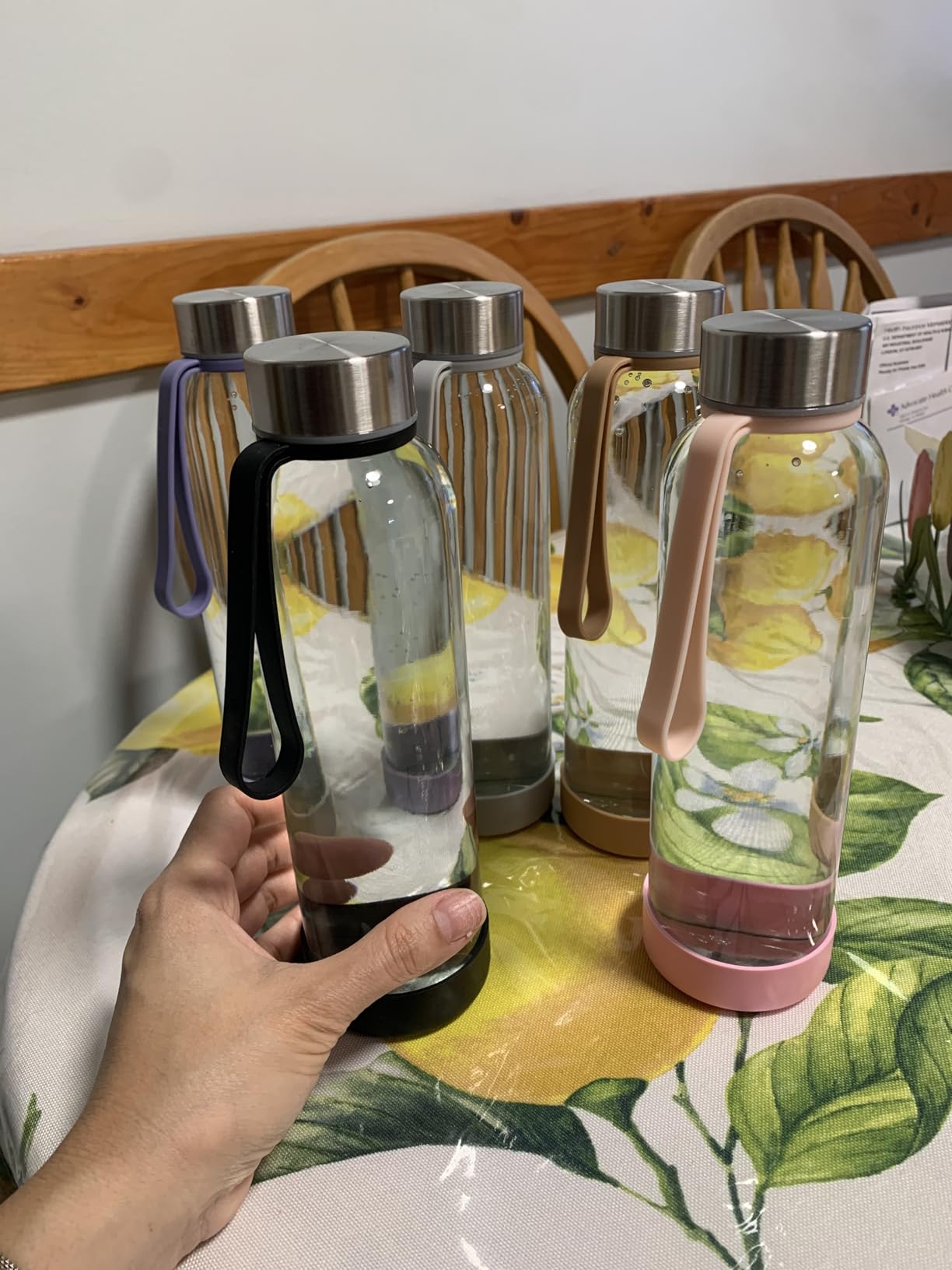 Sursip [10 Pack] 18 oz Glass Water Bottles with Lids, Juice Bottles, Clear glass juice bottle for juicing, Eco-Friendly Reusable Glass Juicing Bottles with Stainless Steel Lid, BPA Free,Leak-Proof customer photo 2