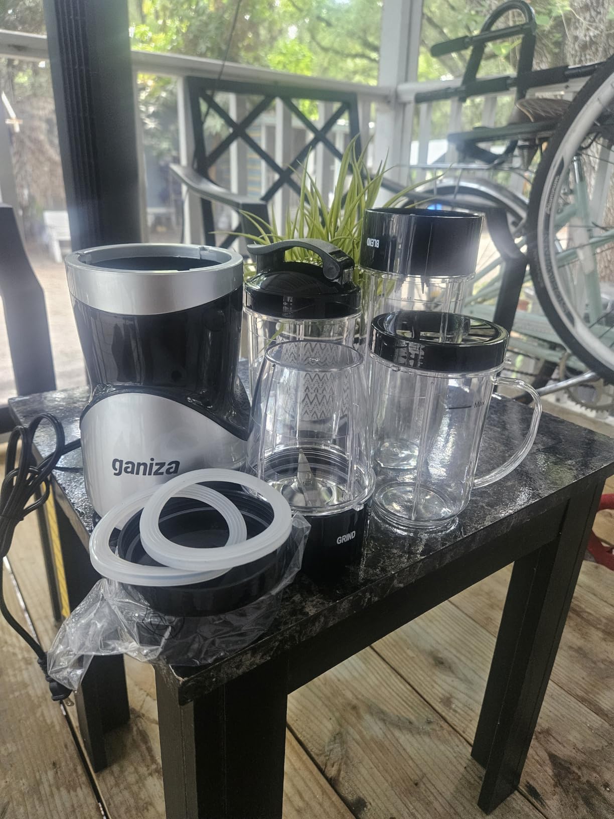 Ganiza Smoothie Blender, 900W Blenders Shakes and Smoothies | 15-Piece Personal Blender and Grinder Combo for Kitchen, Smoothies Maker with 4 BPA-Free Portable Cup, Nutritious Recipe customer photo 1