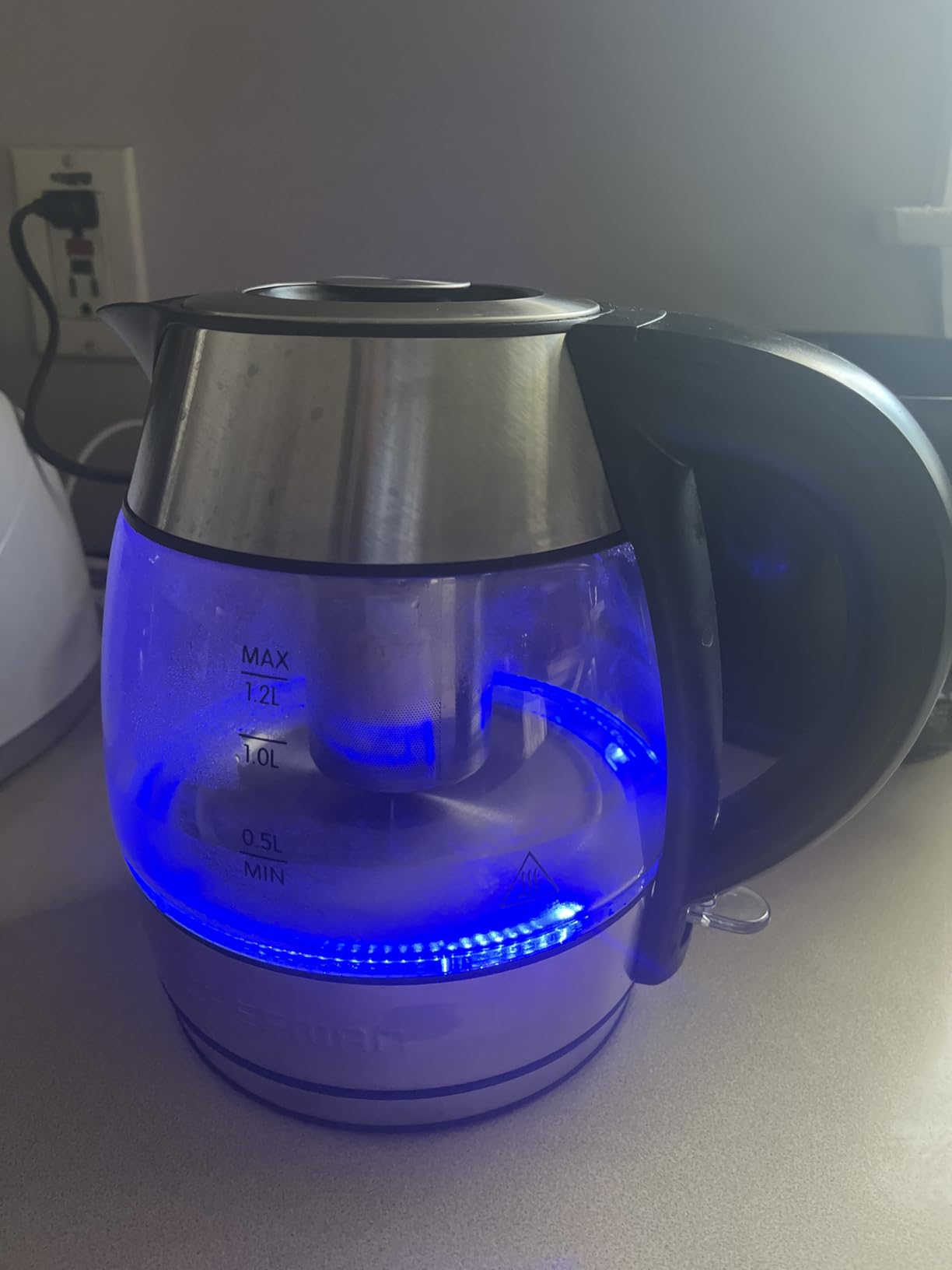 CHEFMAN Electric Kettle - 1.2L 1500W Hot Water Tea Pot with Infuser, BPA Free, Auto Shut Off, Boil-Dry Protection, Removable Lid, LED Light, Cordless Glass Electric Tea Kettle – Stainless Steel customer photo 2