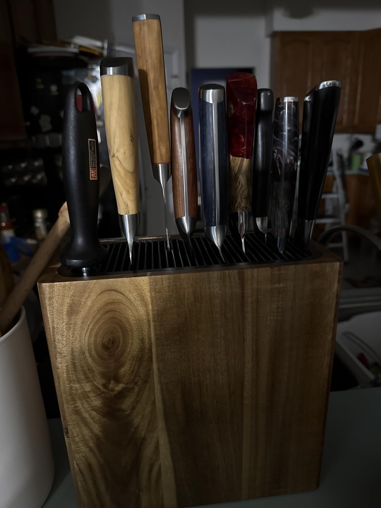 KITCHENDAO XL Acacia Wood Universal Knife Block with Slots for Scissors and Sharpening Rod, Safe, Space Saver Knives Storage Stand Display without Knives, Unique Slot Design to Protect Blade customer photo 2