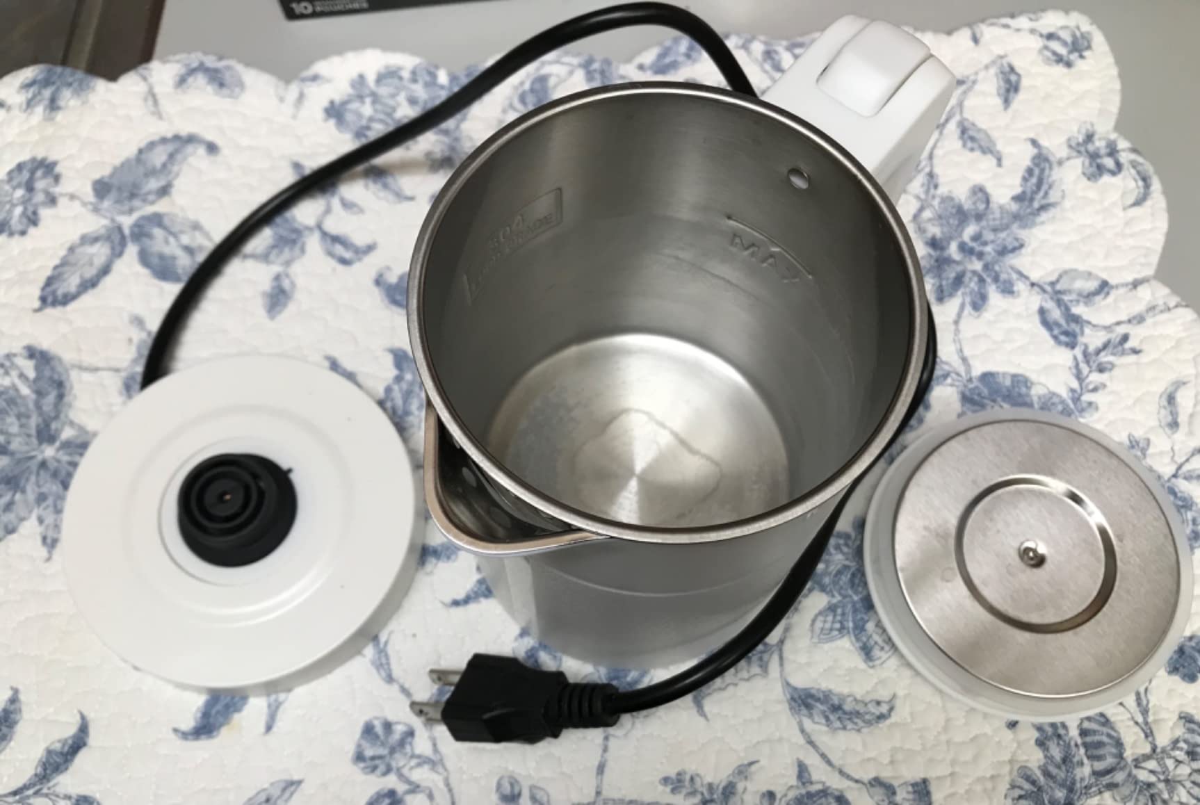 0.6L Small Electric Kettles Stainless Steel, Travel Mini Hot Water Boiler Heater, Double Wall Cool Touch Portable Teapot, Auto Shut-Off & Boil-Dry Protection, 120V/800W, 2 Year Warranty (Black) customer photo 2