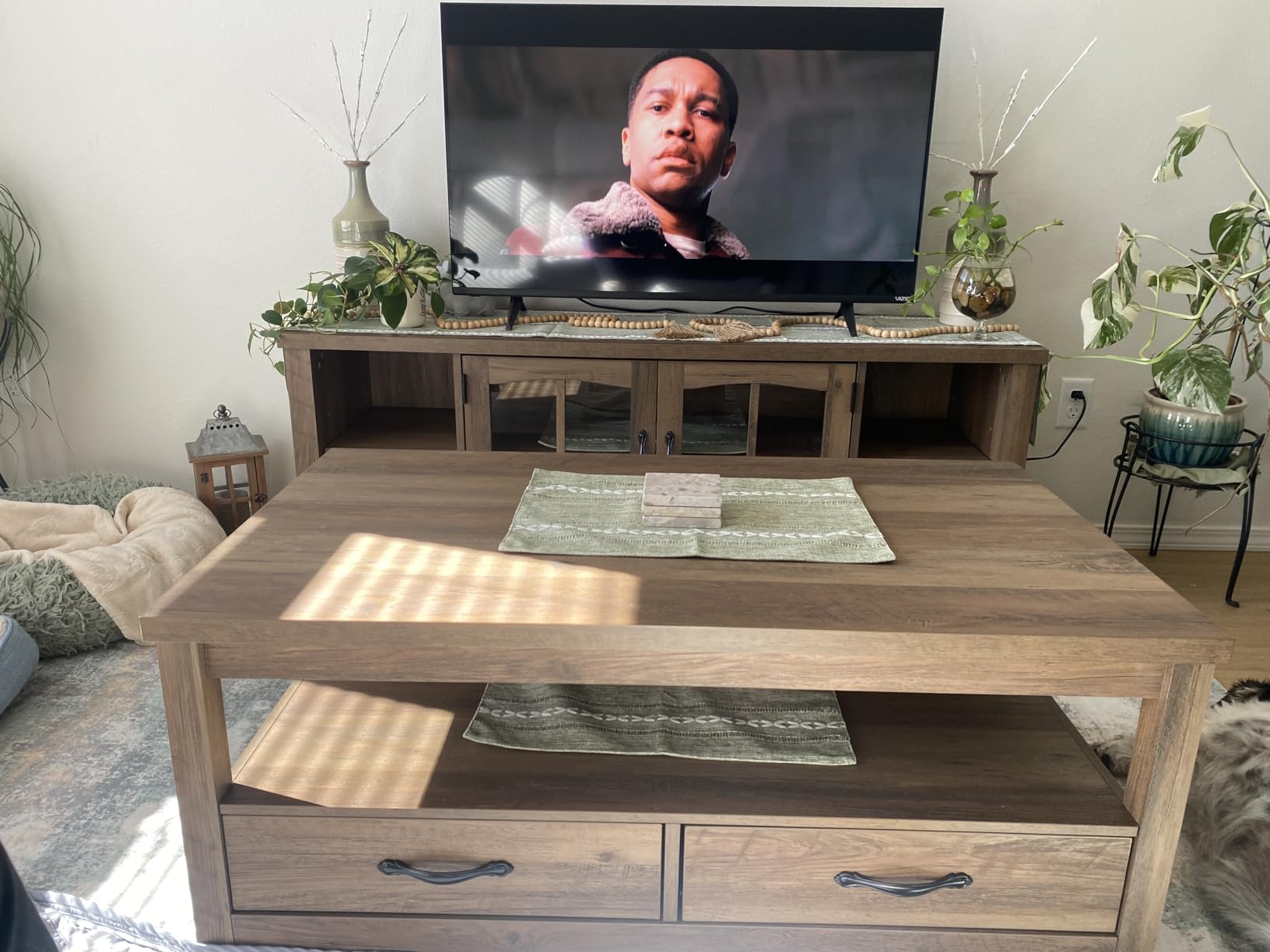 LINSY HOME Farmhouse Coffee Table with Storage, Wood Coffee Table for Living Room, Open Display Area and Storage Drawers with Metal Handles, Chic Style with Curved Base, Brown customer photo 1