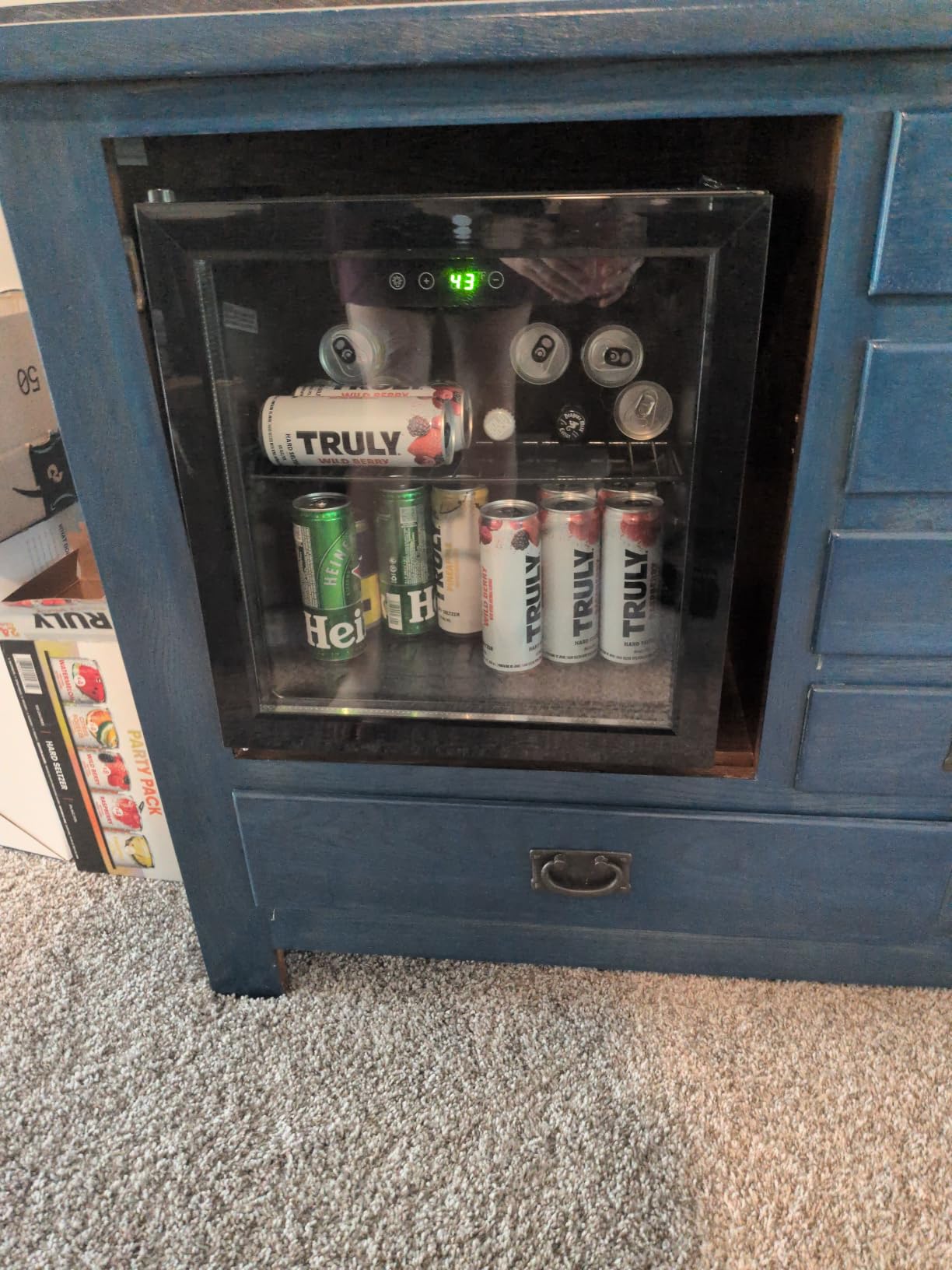 Feelfunn 50 Can Beverage Refrigerator, 1.3CuFt Mini Fridge with Glass Door customer photo 1