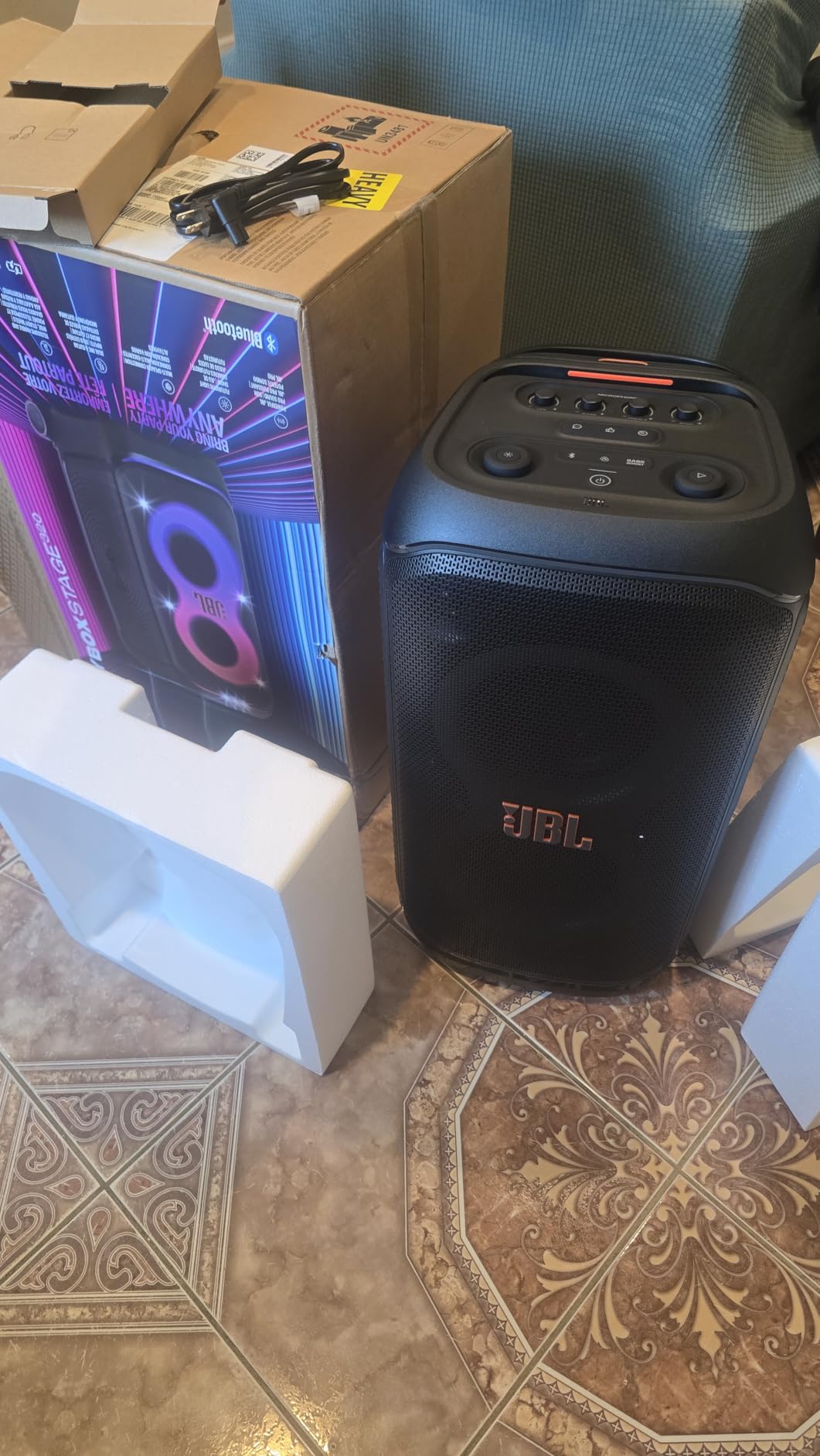 JBL PartyBox Stage 320 - Portable Party Speaker with Telescopic Handle & Wide, Sturdy Wheels, Powerful JBL Pro Sound, Futuristic lightshow, Up to 18 Hours of Play time, Splash Proof (Black) customer photo 1