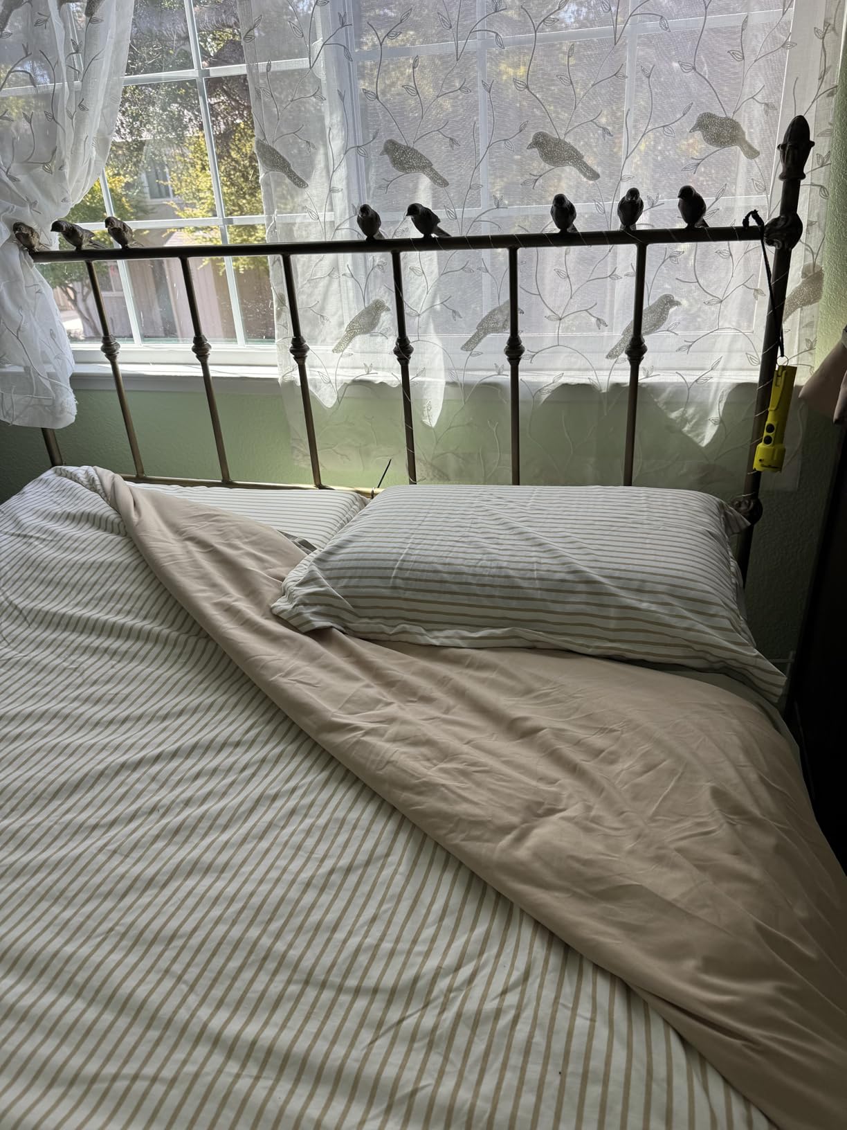 Duvet Cover King Size - Extra Soft 3 Piece with Zipper Closure - White customer photo 2