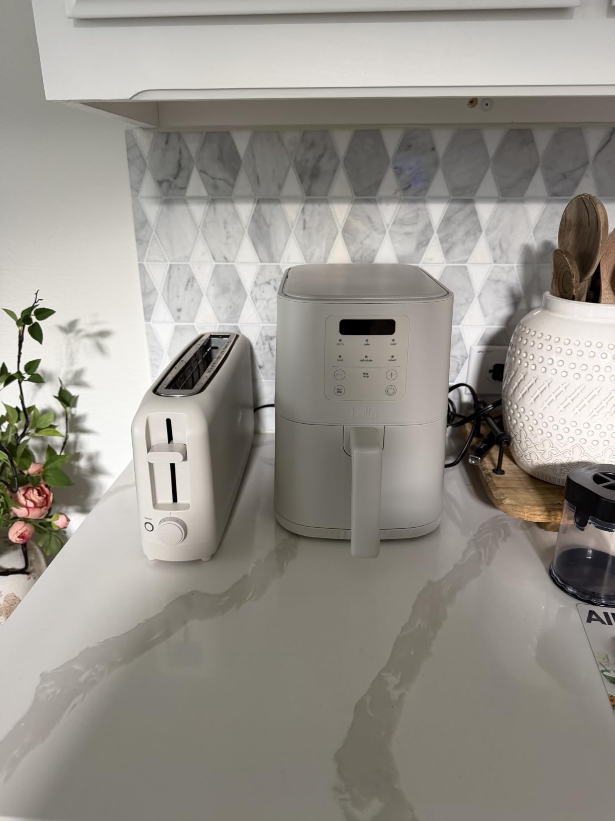 bella Fits-anywhere™ Slim 4qt Air Fryer, Non-Toxic Coating, Oatmilk customer photo 1