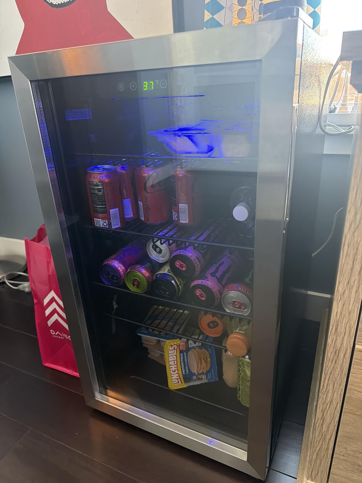 Erivess 1.7 Cu Ft Mini Fridge, 76 Cans Freestanding Beverage Refrigerator customer photo 1