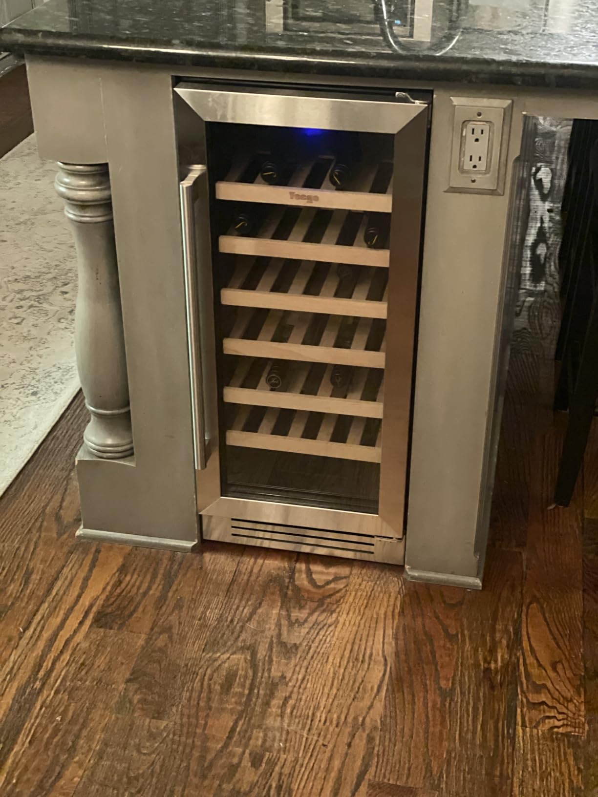 Yeego 24 Inch Wine Fridge, 52 Bottle Dual Zone Wine Cooler with Glass Door customer photo 1