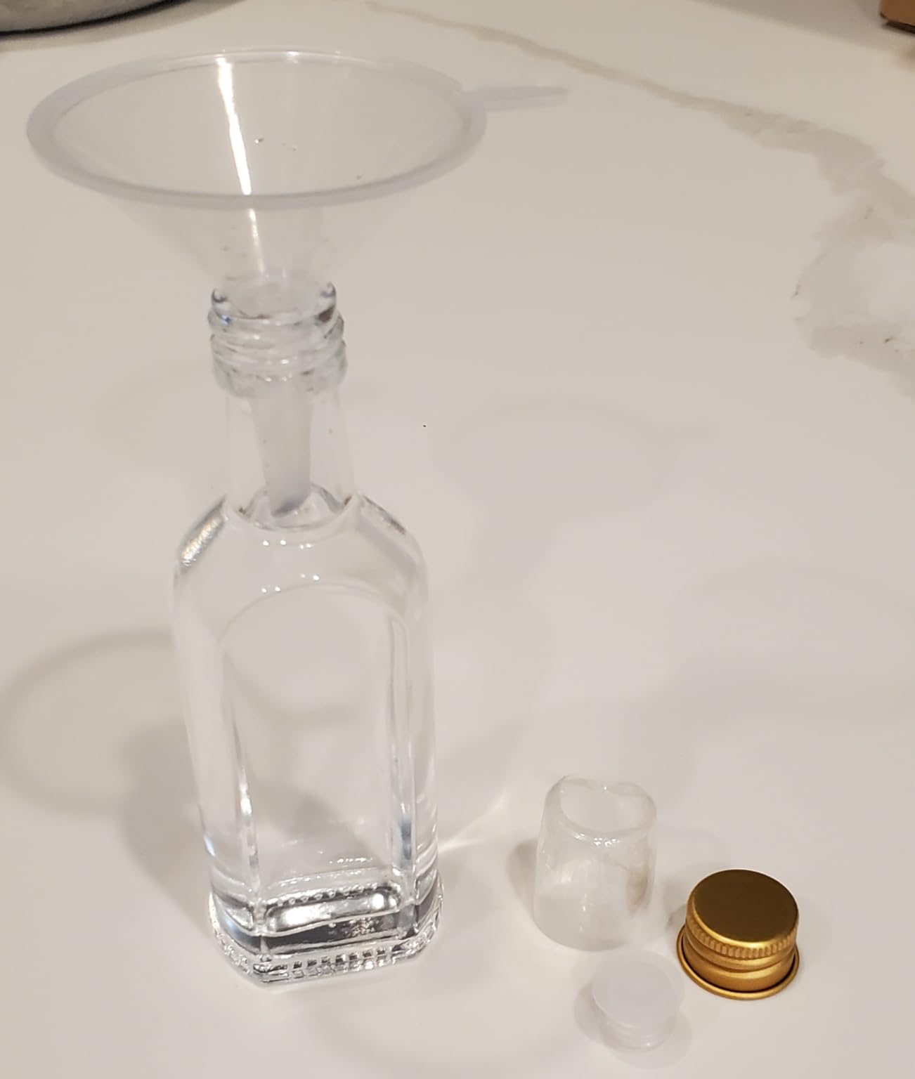 50 ml (1.7oz) Mini Small Glass Bottles With Leak Proof Gold Caps, Aluminum Lids, 24 Pack, For Liquor Wine Alcohol Ginger Shots Samples Decorative customer photo 2