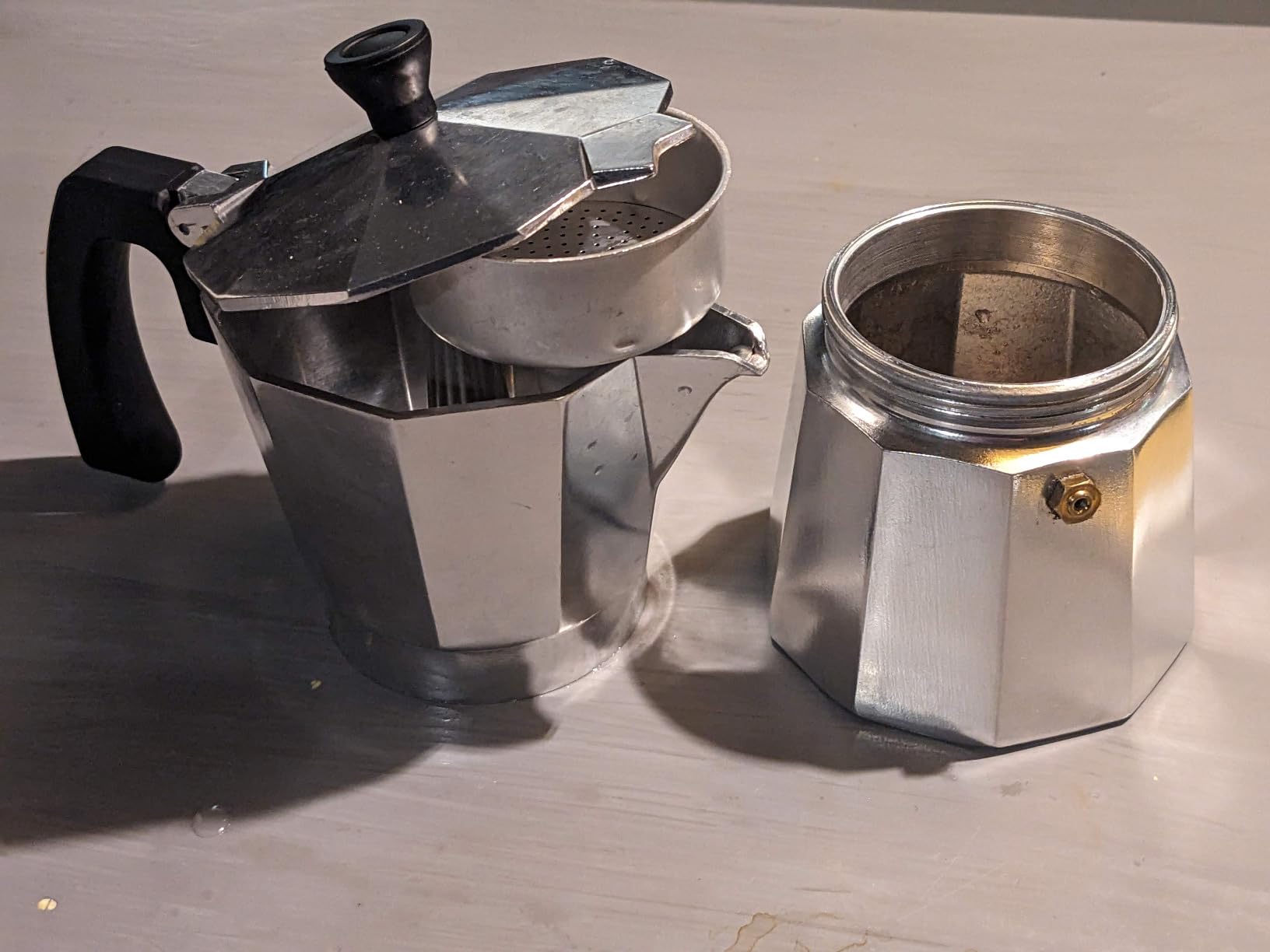 GROSCHE Milano Induction Stovetop Espresso Maker Moka Pot 6 Cup (Black) customer photo 1