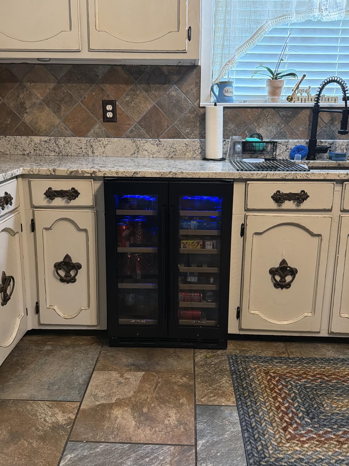 18 Bottle Compressor Wine Cooler Refrigerator with Lock, Freestanding Wine Fridge, 41°F-64°F Digital Temperature Control, Large Wine Cellar for Red, White, Champagne, and Sparkling Wine – Black customer photo 1