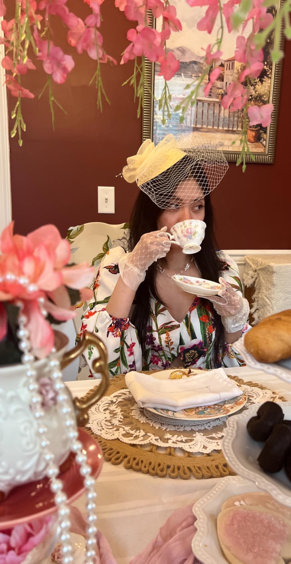 Sweejar Porcelain Tea Set Vintage Floral, British Relief Gold Rim Teapot Cup and Saucer Sets, 22-Piece Tea Sets for Adults, with Teapot, Sugar Bowl, Milk Jug, Spoons, Cup and Saucer (Camellia) customer photo 2